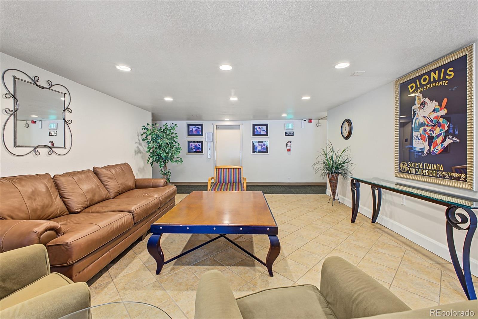 MLS Image #26 for 2500 s york street,denver, Colorado