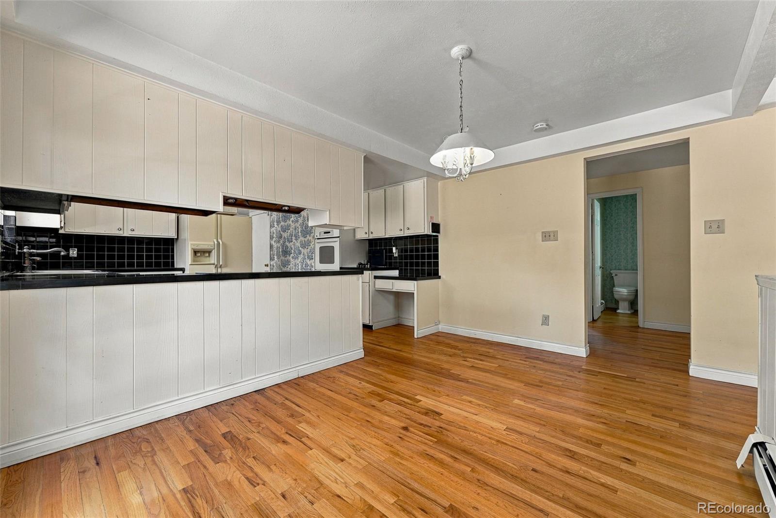 MLS Image #15 for 3700 s roslyn way,denver, Colorado