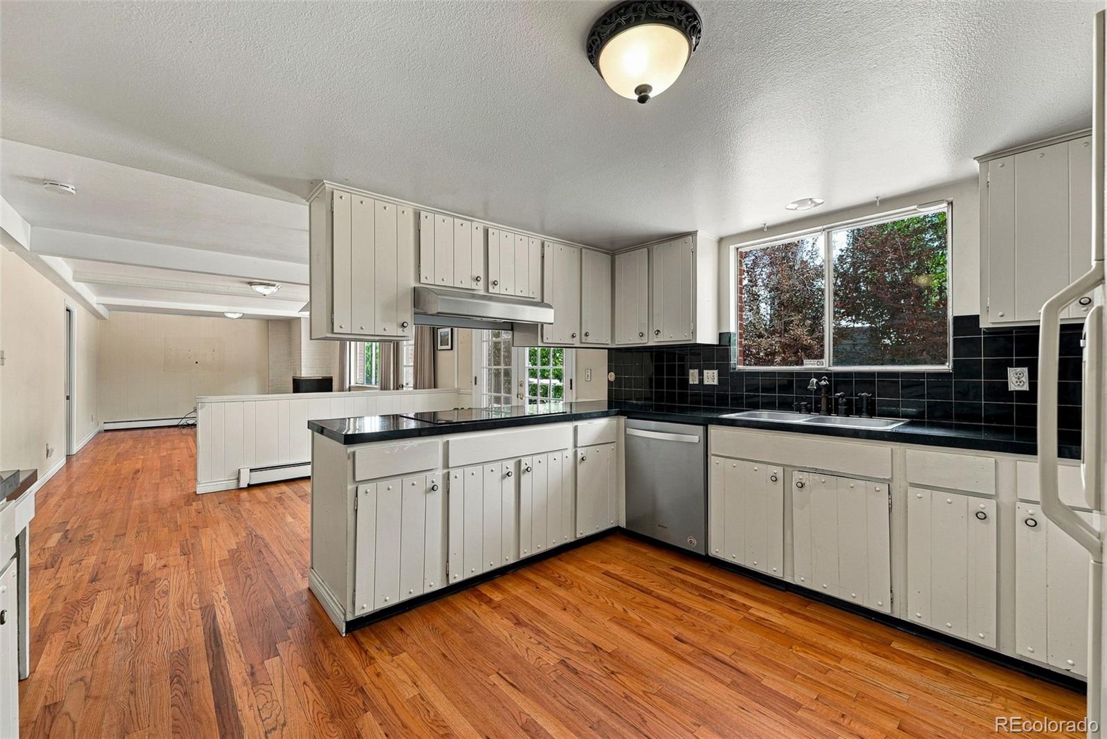MLS Image #17 for 3700 s roslyn way,denver, Colorado