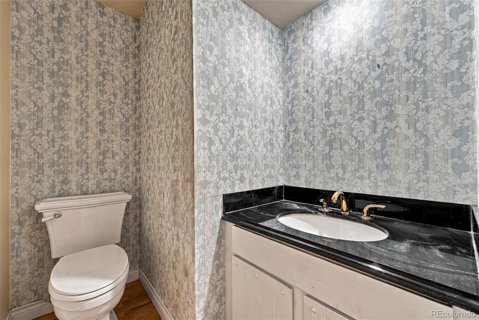 MLS Image #22 for 3700 s roslyn way,denver, Colorado