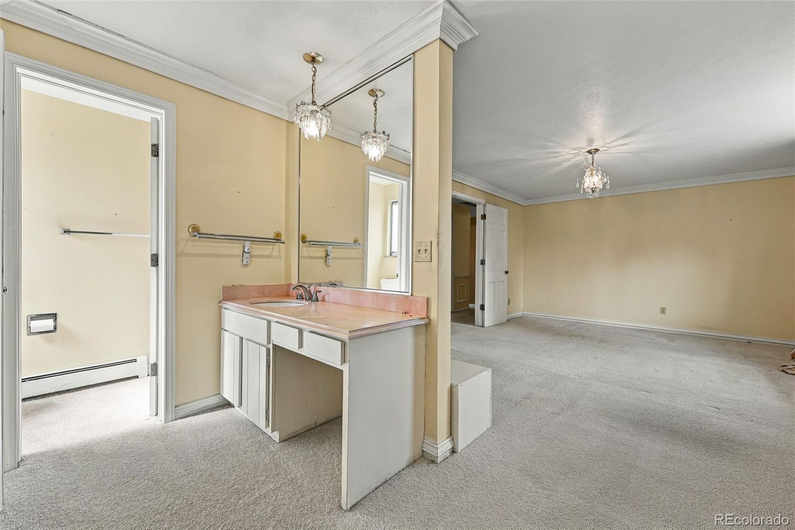 MLS Image #32 for 3700 s roslyn way,denver, Colorado