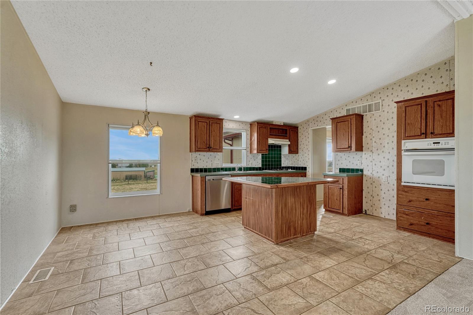 MLS Image #10 for 44541  overland trail,elizabeth, Colorado