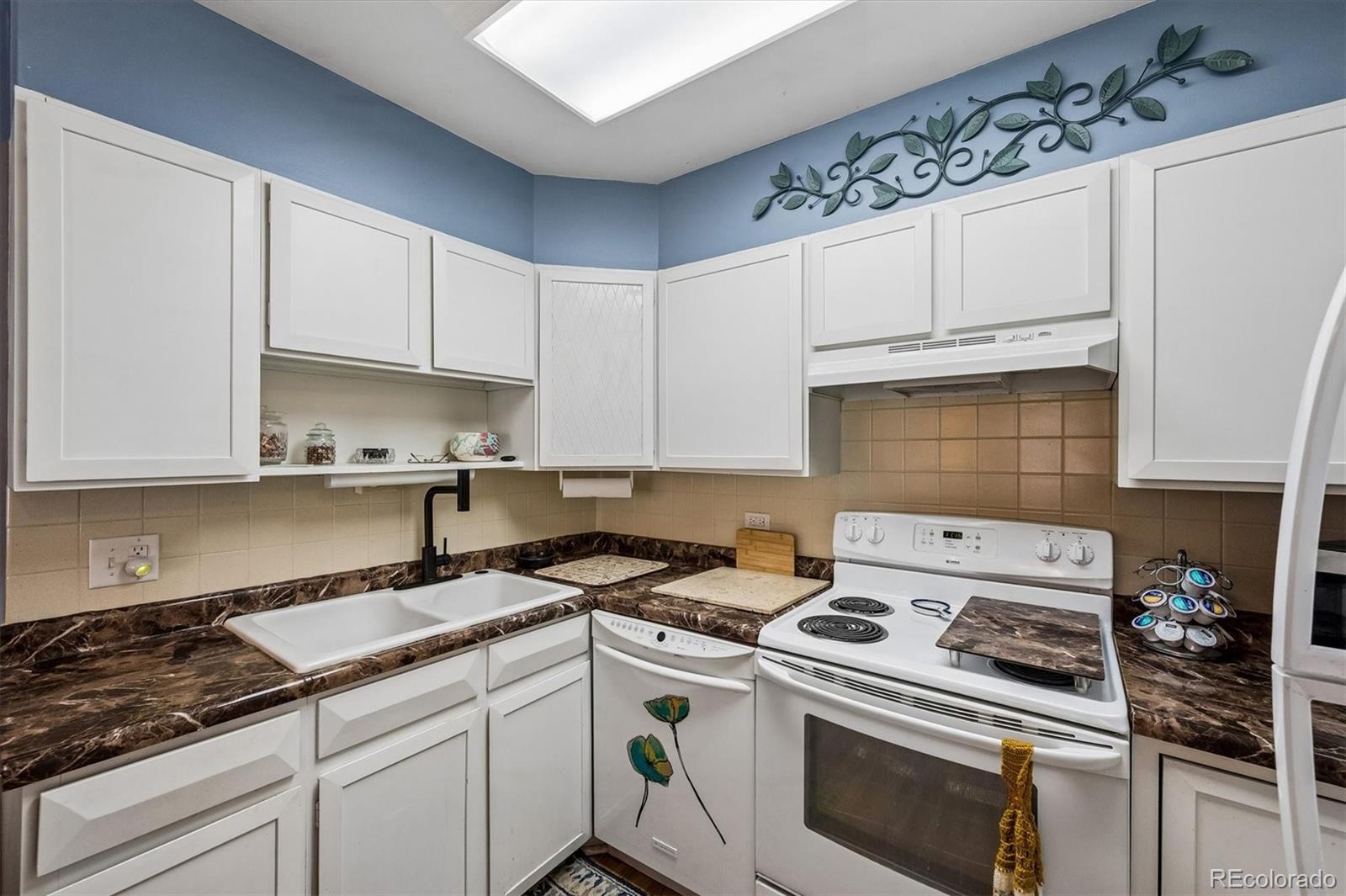 MLS Image #5 for 635 s alton way,denver, Colorado