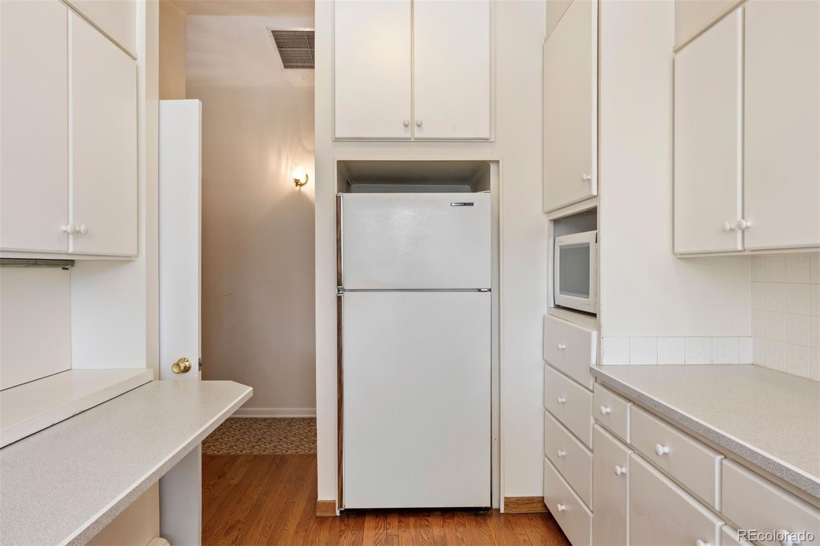 MLS Image #16 for 586 s olive way,denver, Colorado
