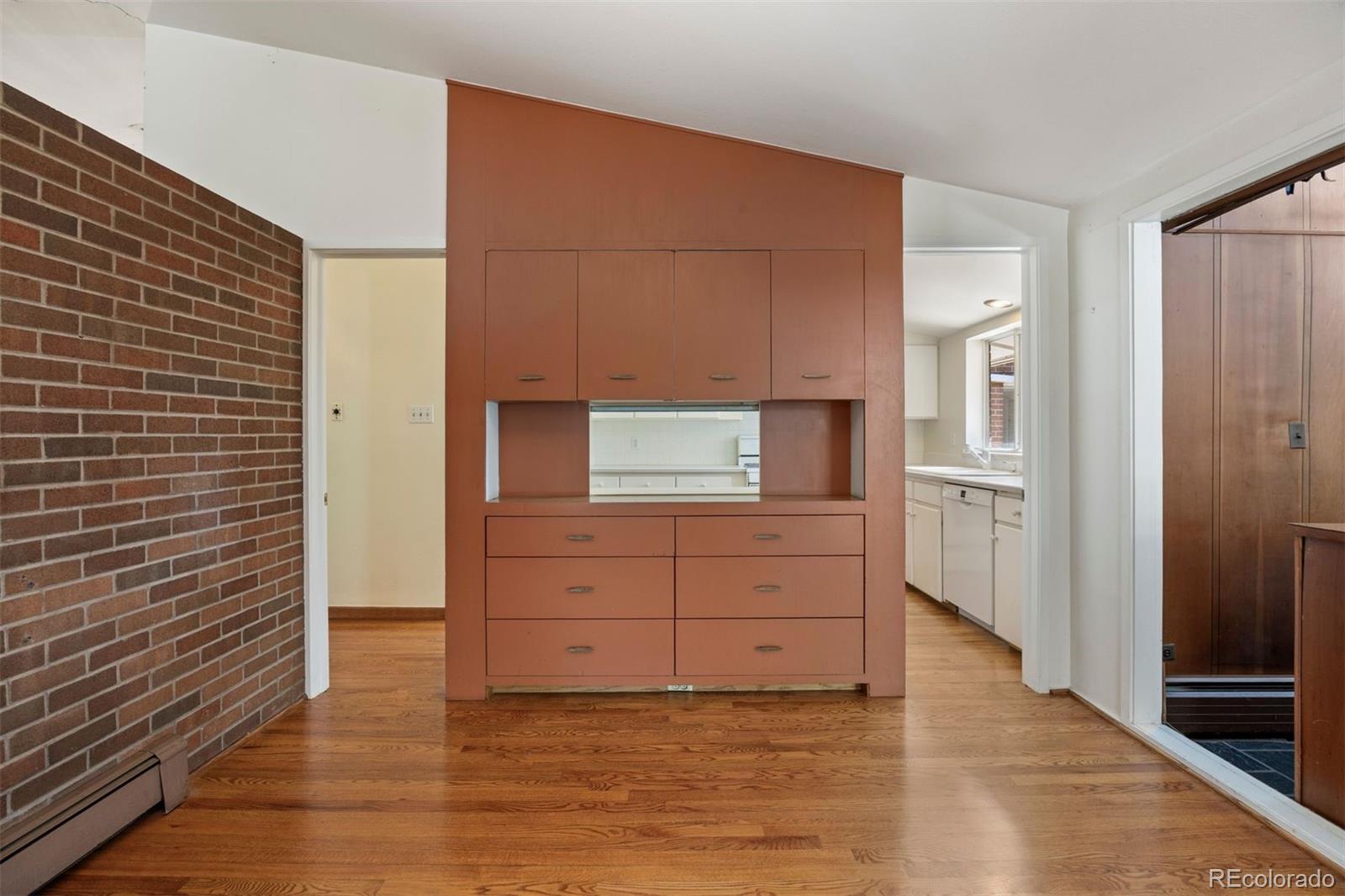 MLS Image #8 for 586 s olive way,denver, Colorado