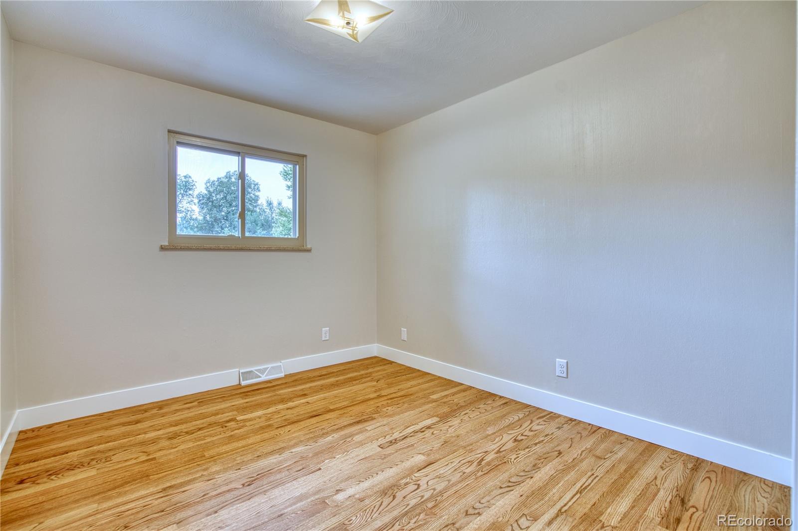 MLS Image #14 for 612  columbia road,fort collins, Colorado