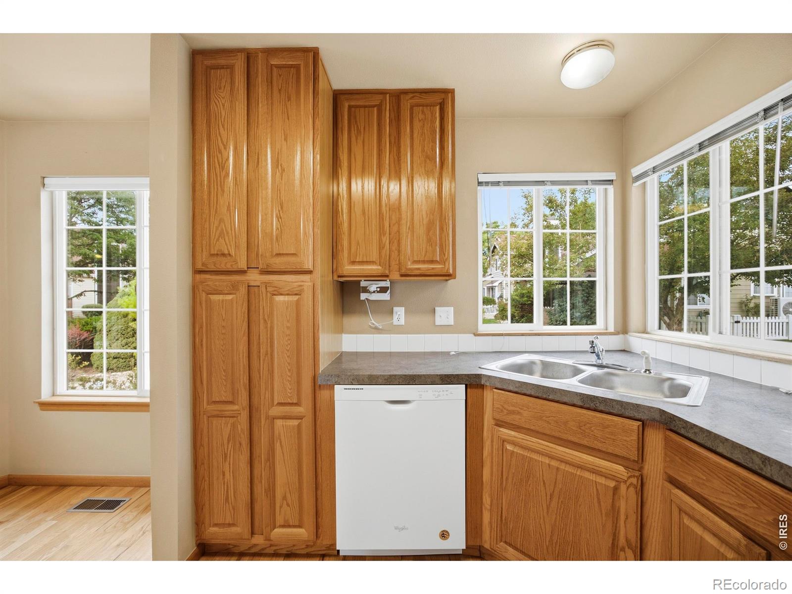 MLS Image #13 for 932  richmond drive,fort collins, Colorado