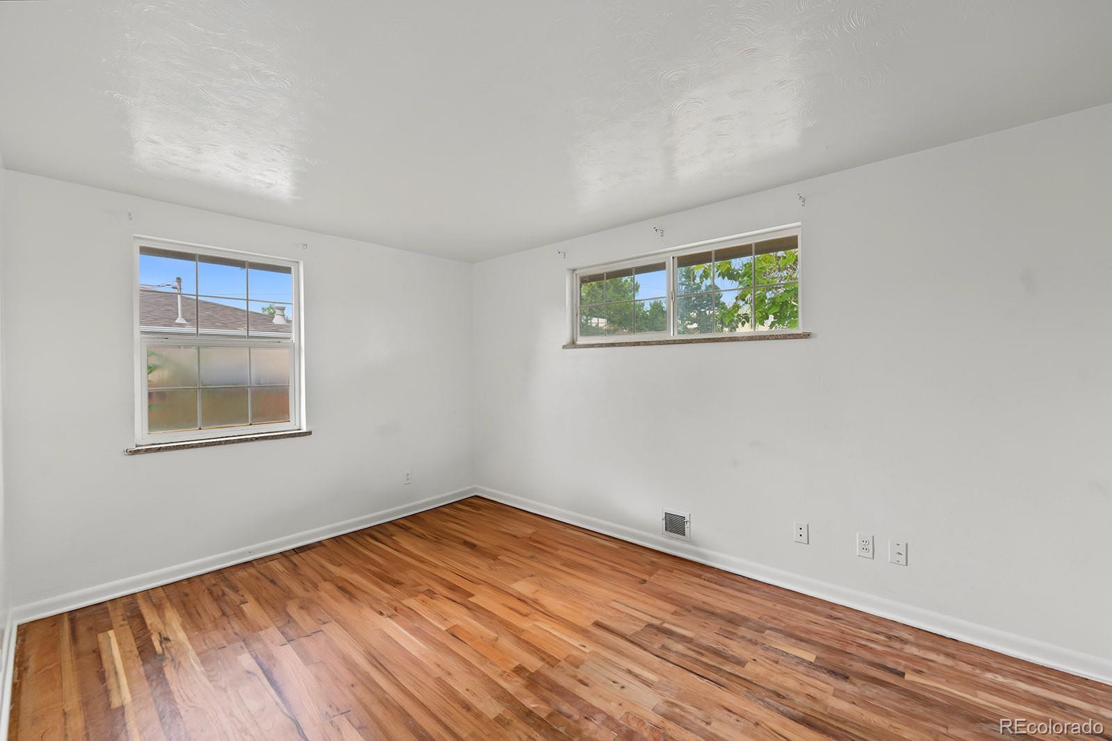 MLS Image #10 for 1011 s decatur street,denver, Colorado