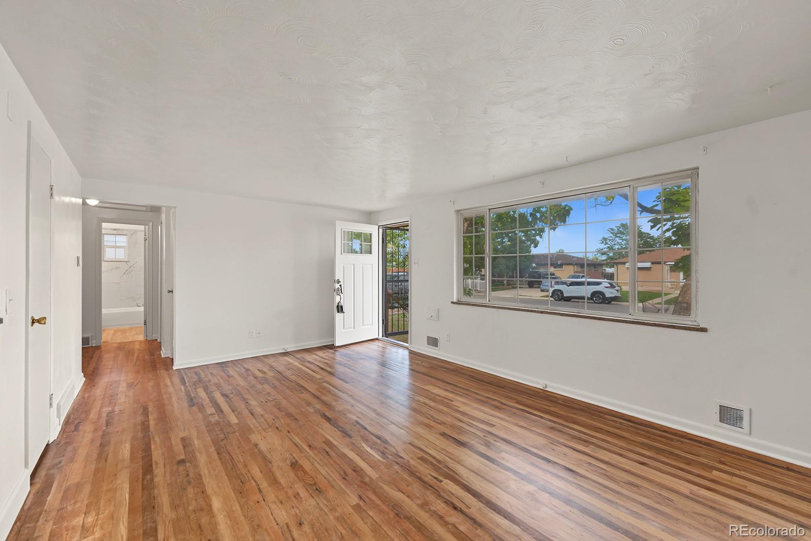 MLS Image #6 for 1011 s decatur street,denver, Colorado