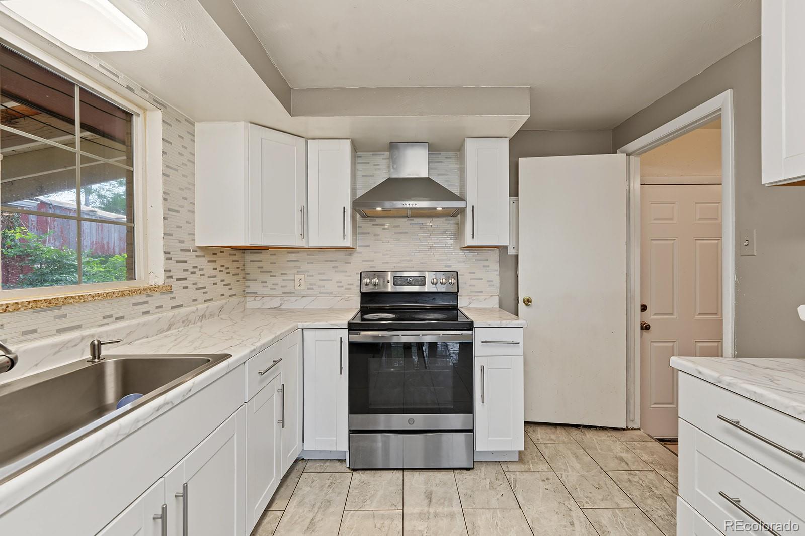 MLS Image #9 for 1011 s decatur street,denver, Colorado