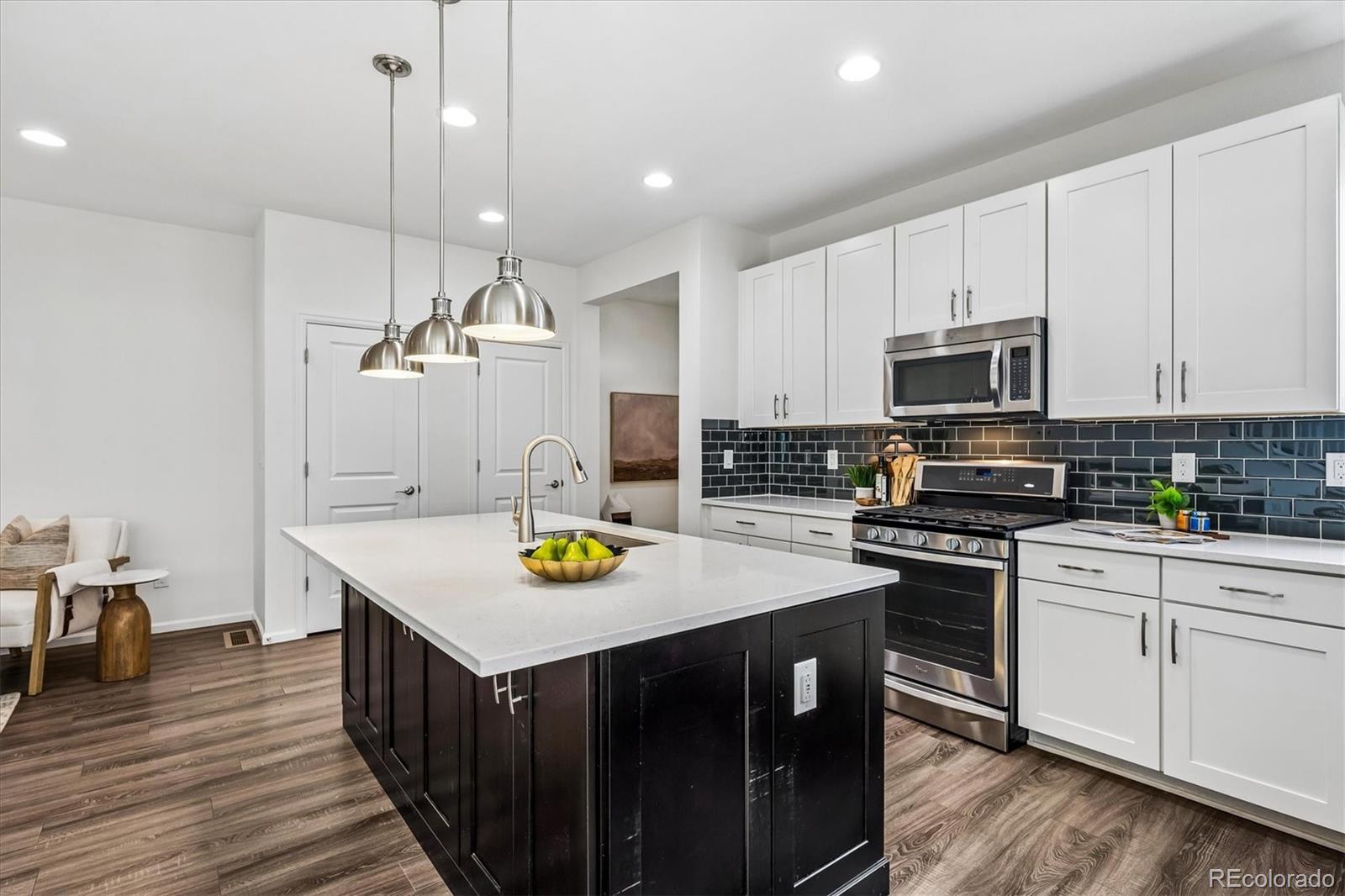 MLS Image #11 for 5167  clinton street ,denver, Colorado