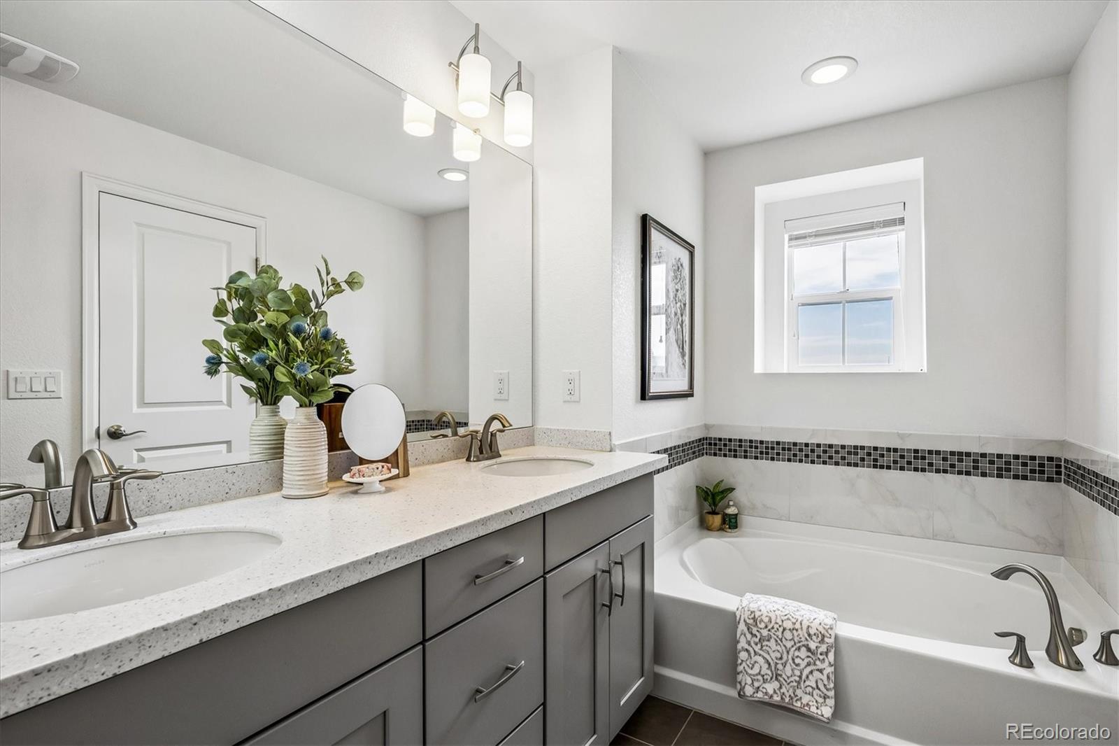 MLS Image #22 for 5167  clinton street ,denver, Colorado