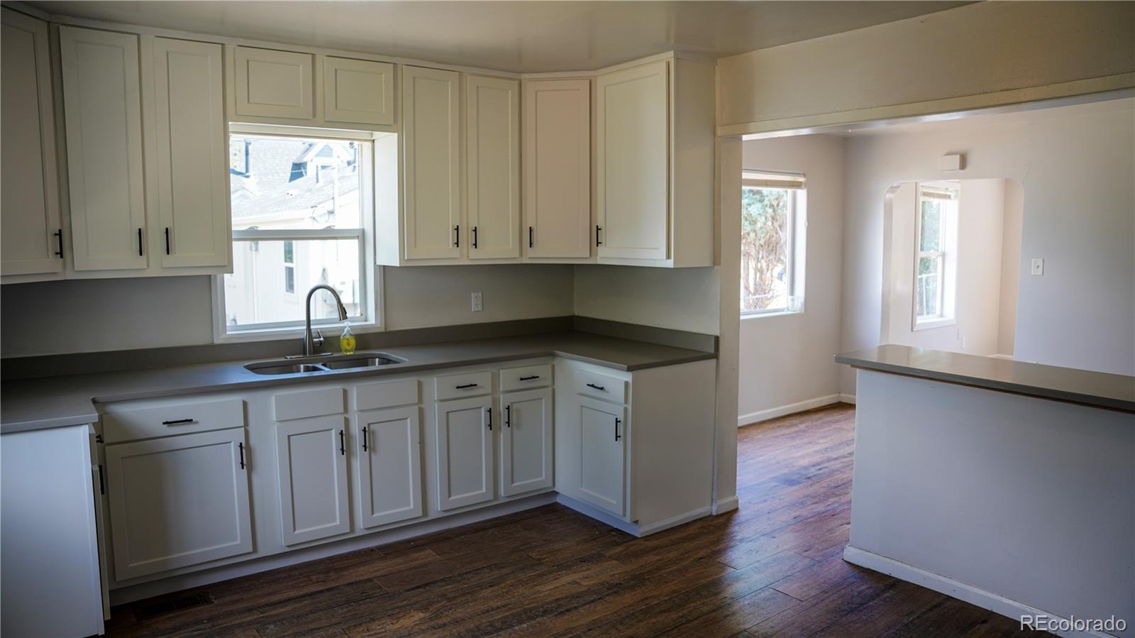 MLS Image #3 for 909  meade street,denver, Colorado