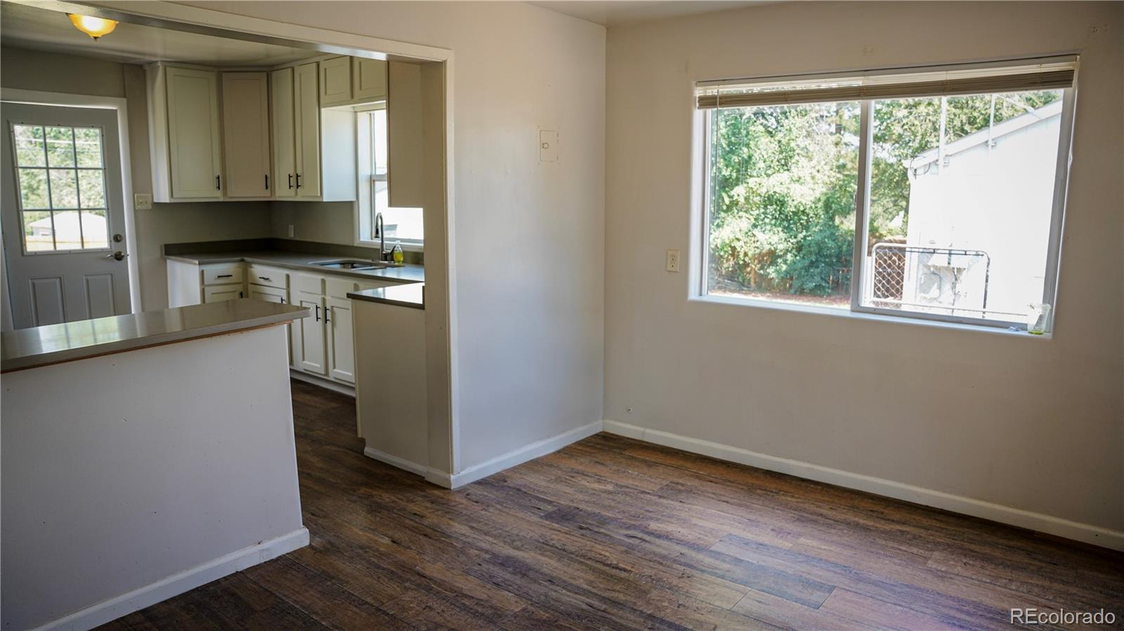 MLS Image #4 for 909  meade street,denver, Colorado