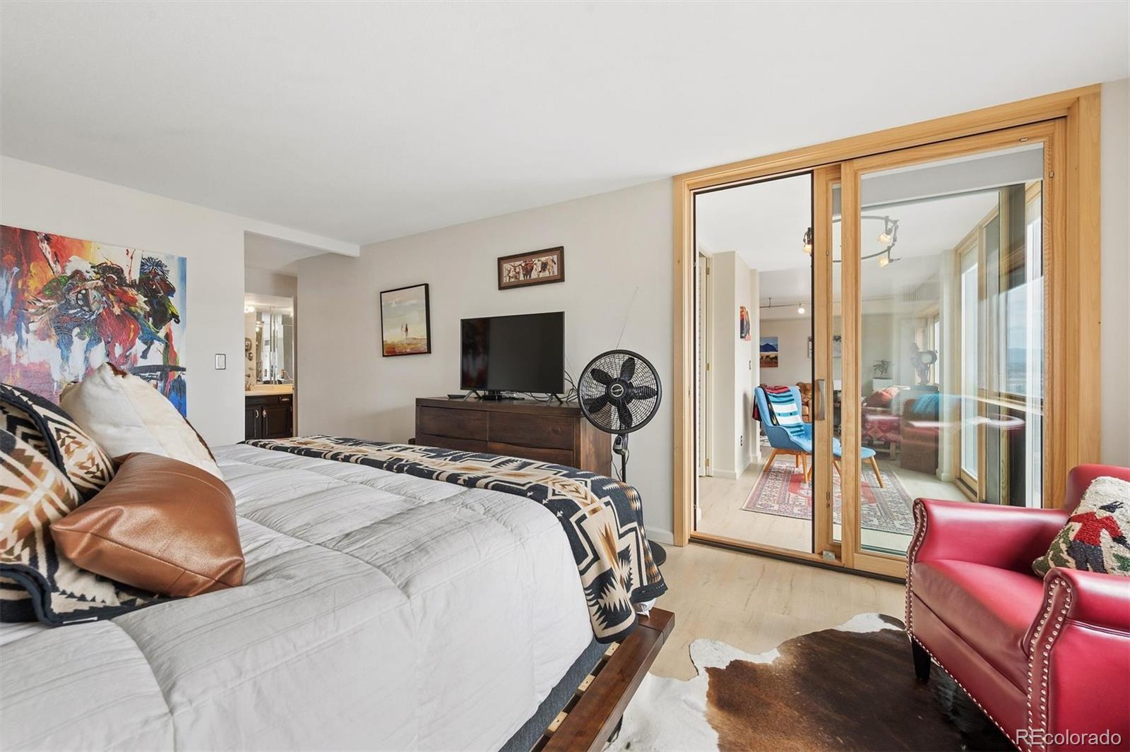 MLS Image #18 for 1551  larimer street,denver, Colorado