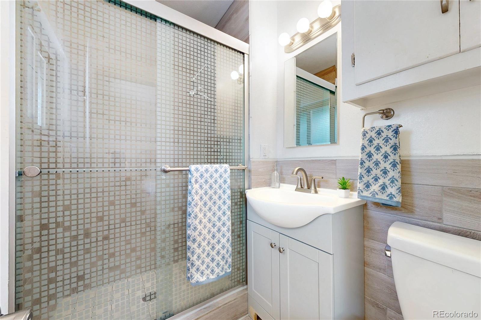 MLS Image #17 for 6962 e cornell avenue,denver, Colorado