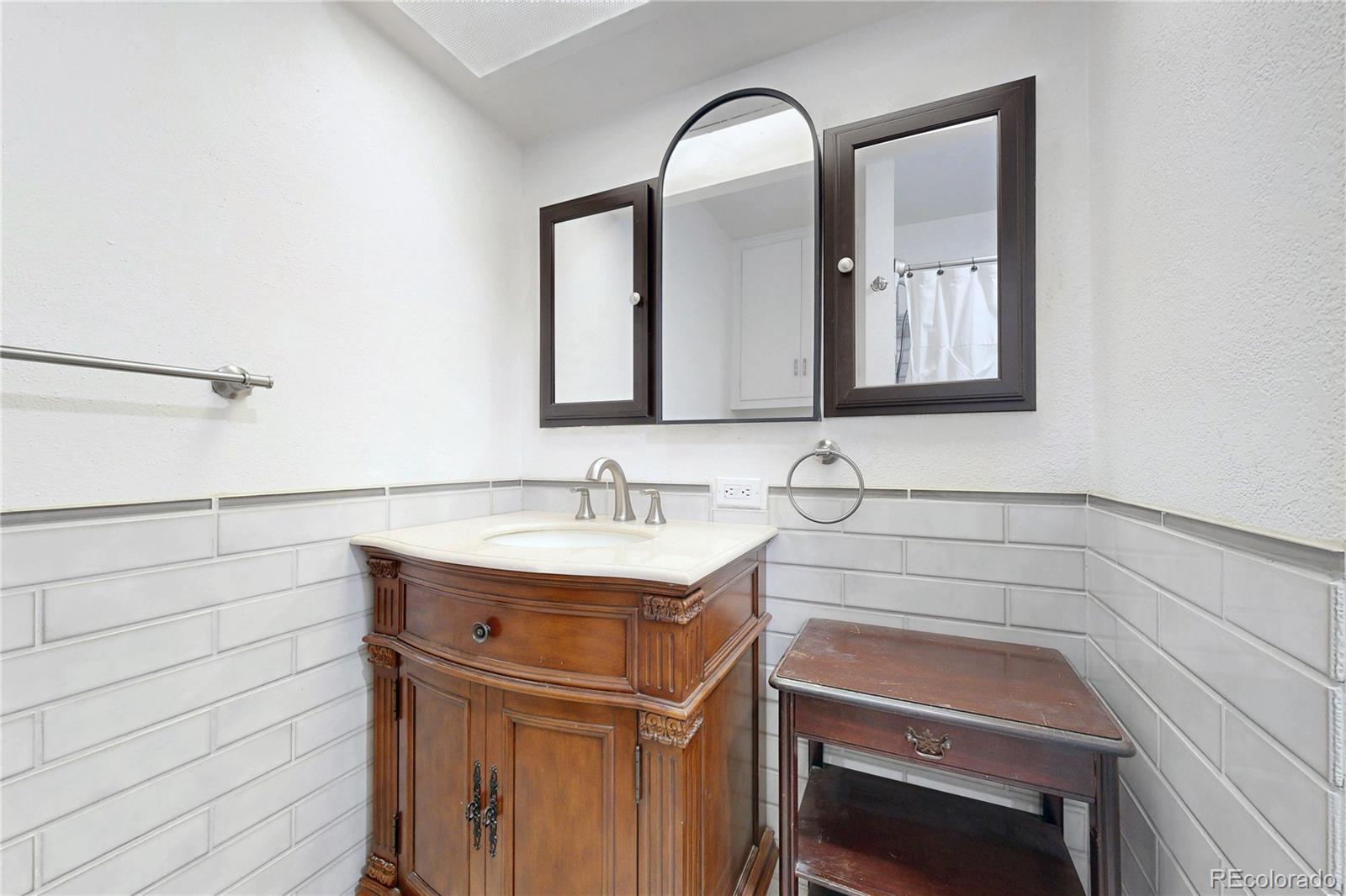 MLS Image #20 for 6962 e cornell avenue,denver, Colorado