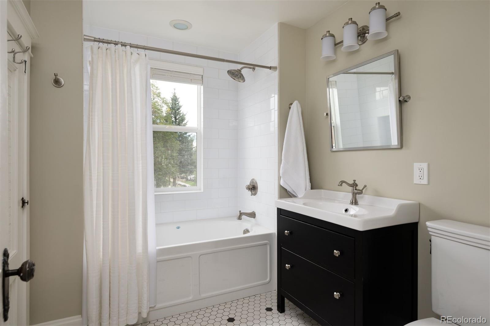MLS Image #22 for 1598 s washington street,denver, Colorado