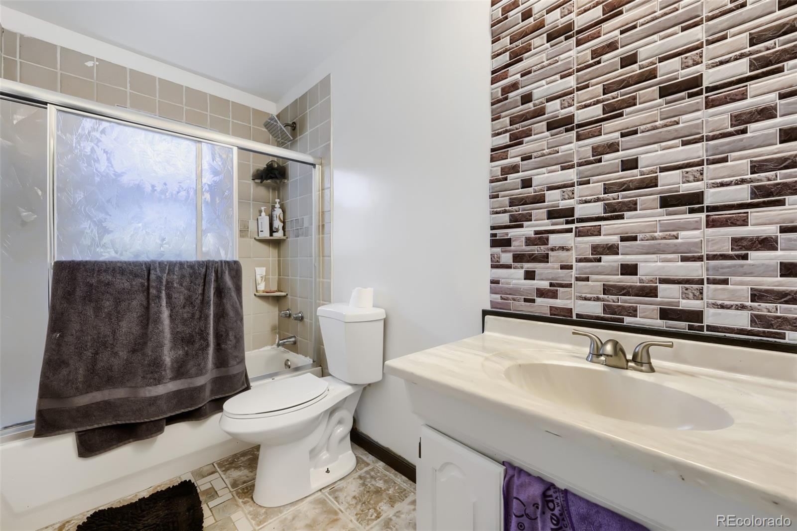 MLS Image #15 for 15684 e bails drive,aurora, Colorado