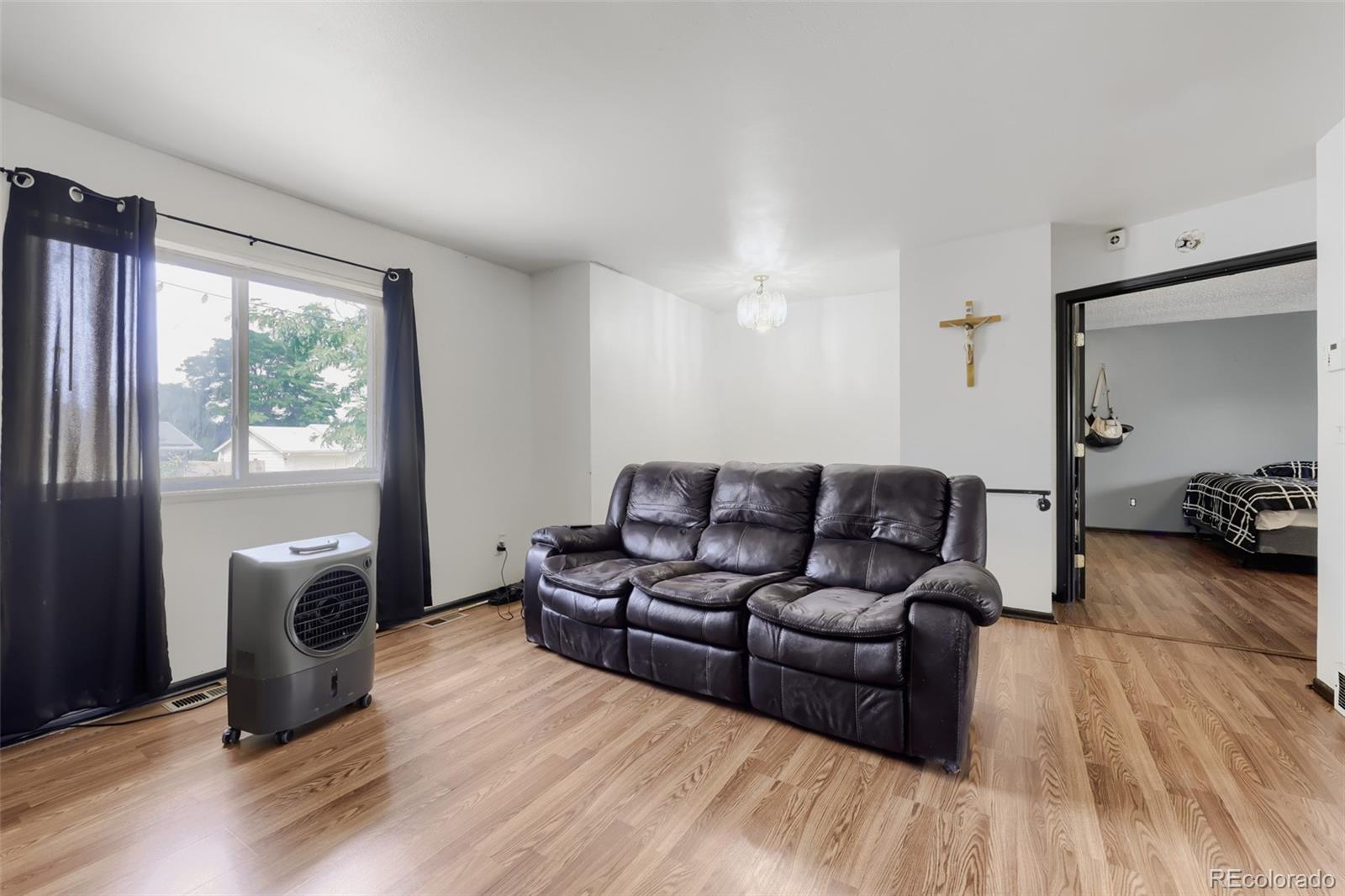 MLS Image #5 for 15684 e bails drive,aurora, Colorado