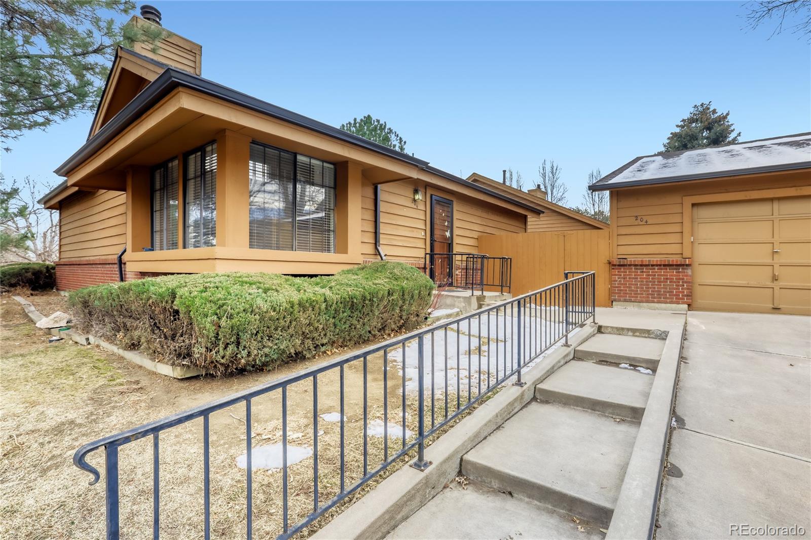 MLS Image #1 for 204 s eagle circle,aurora, Colorado