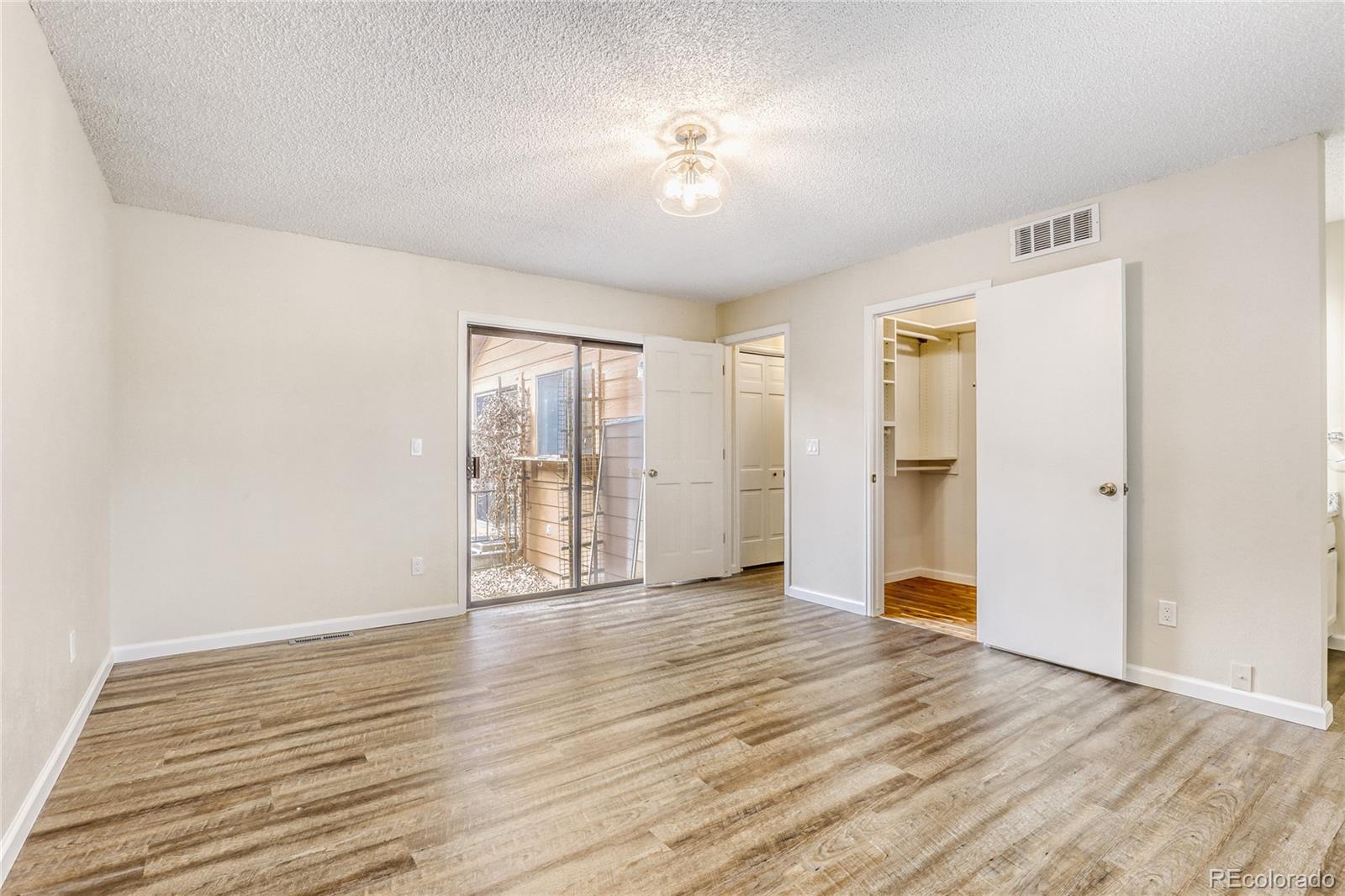 MLS Image #20 for 204 s eagle circle,aurora, Colorado