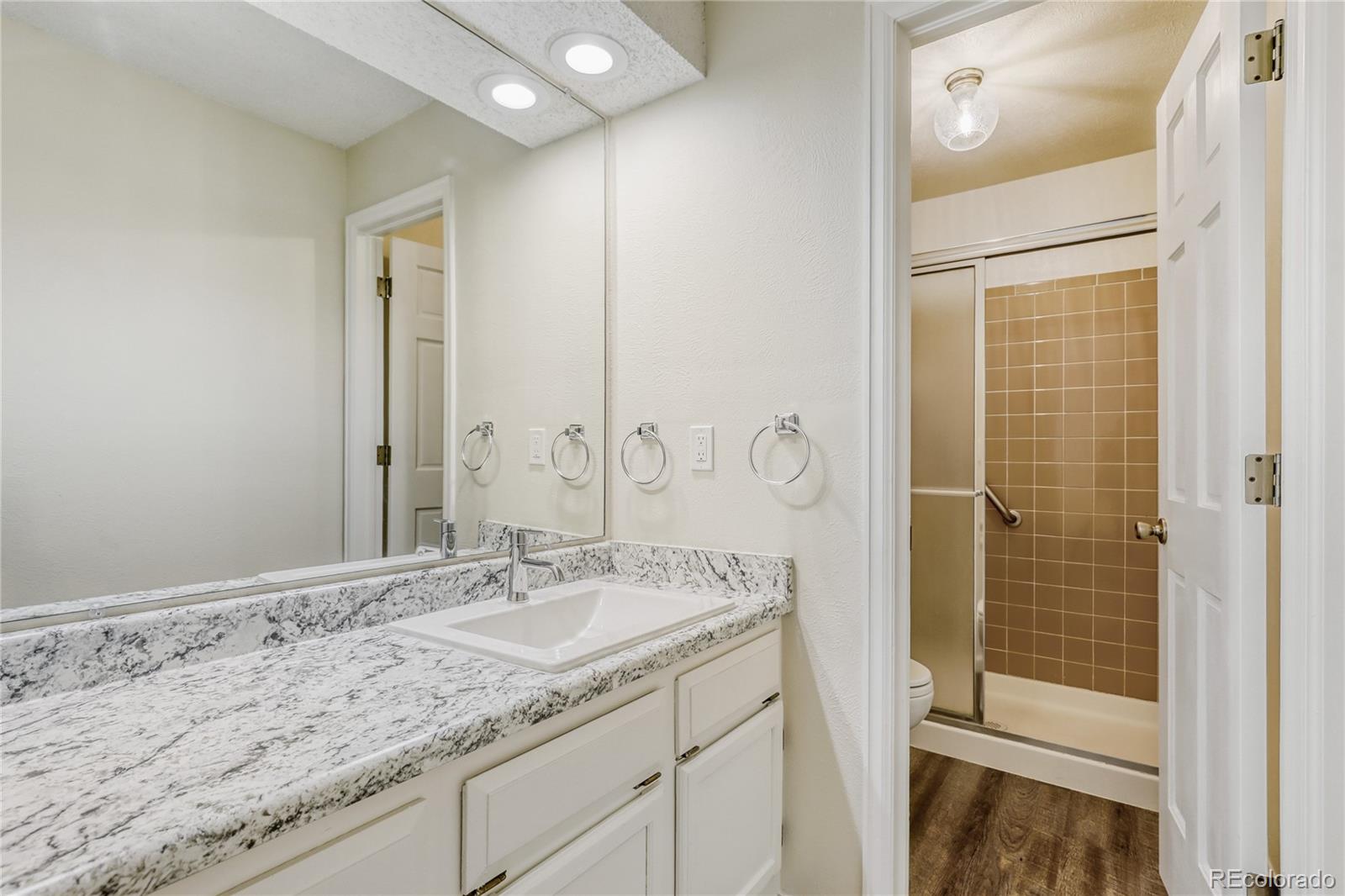 MLS Image #23 for 204 s eagle circle,aurora, Colorado