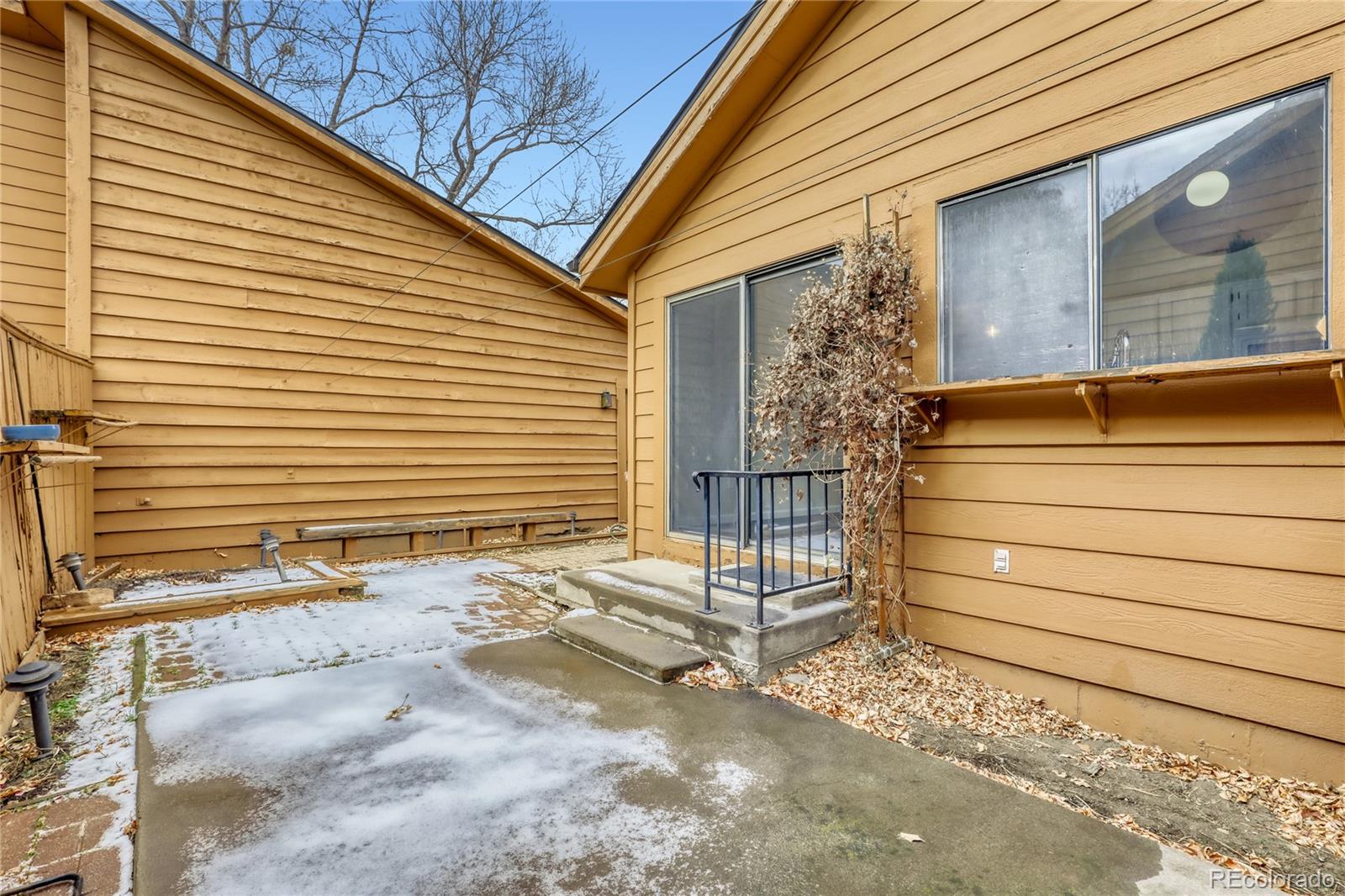 MLS Image #27 for 204 s eagle circle,aurora, Colorado
