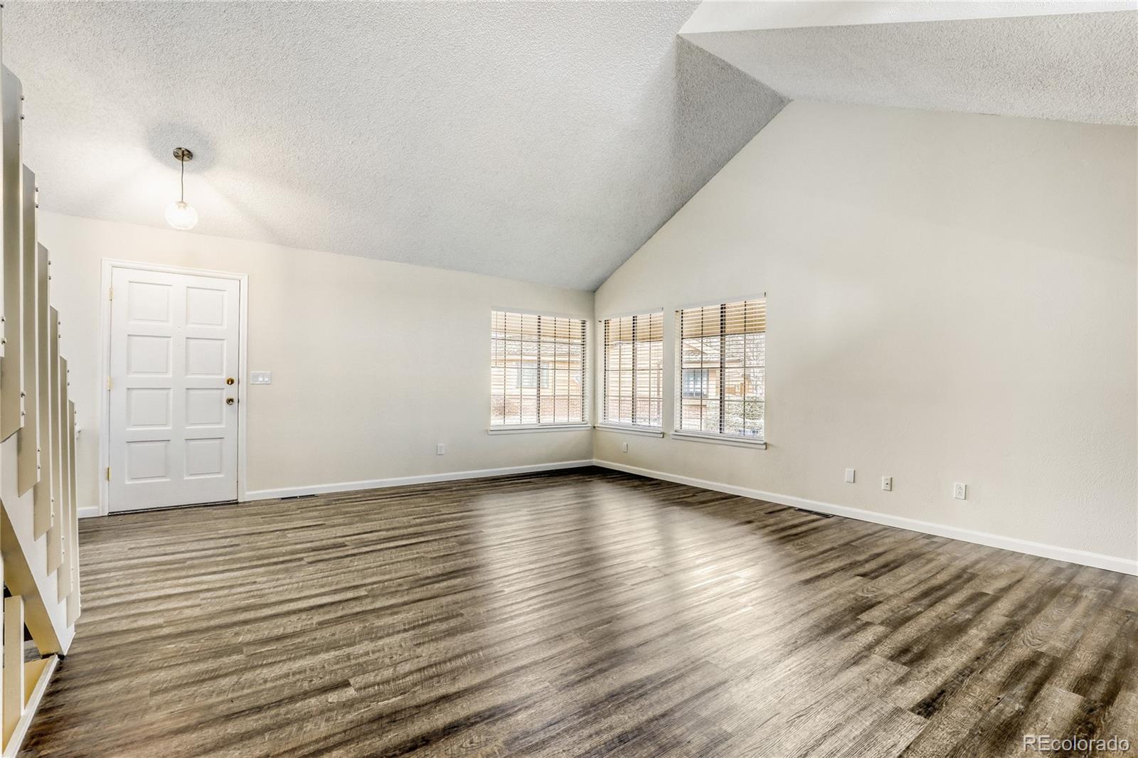 MLS Image #4 for 204 s eagle circle,aurora, Colorado