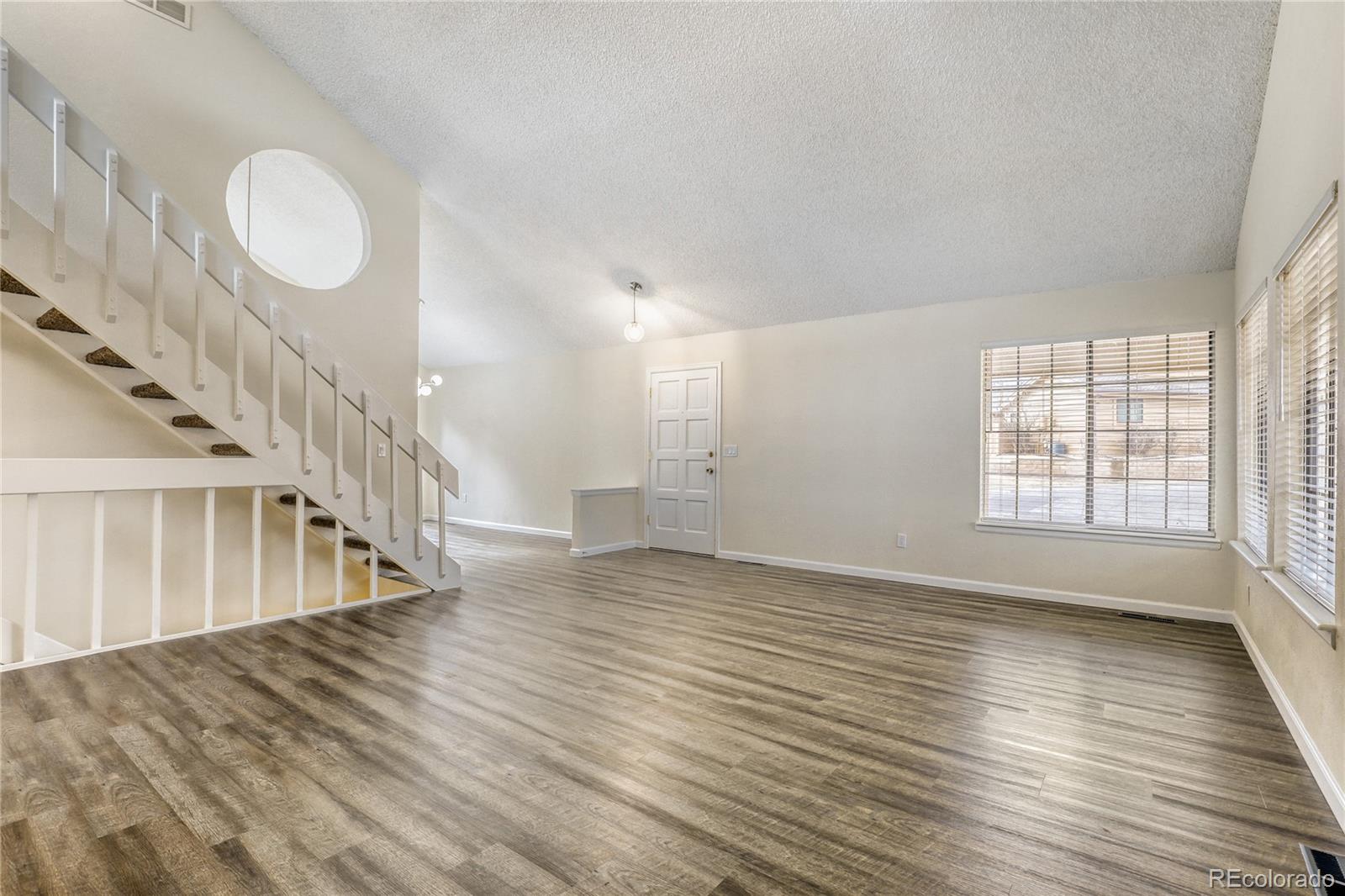 MLS Image #5 for 204 s eagle circle,aurora, Colorado