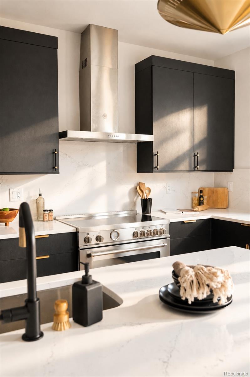 MLS Image #1 for 800  dahlia street,denver, Colorado
