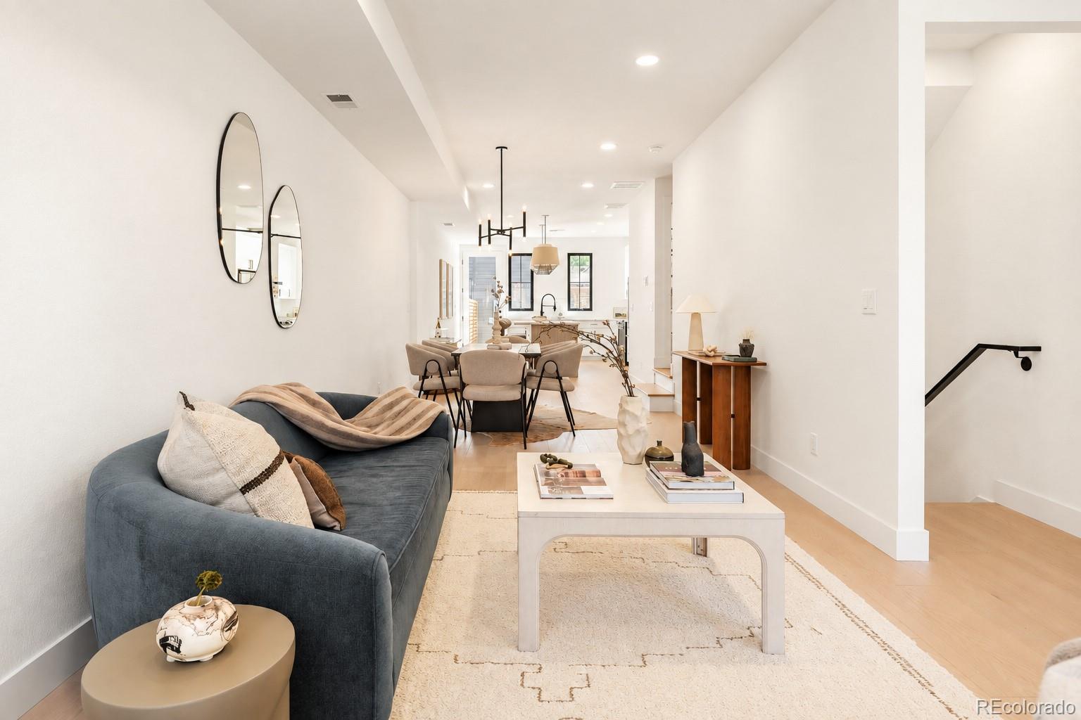 MLS Image #10 for 804  dahlia street,denver, Colorado