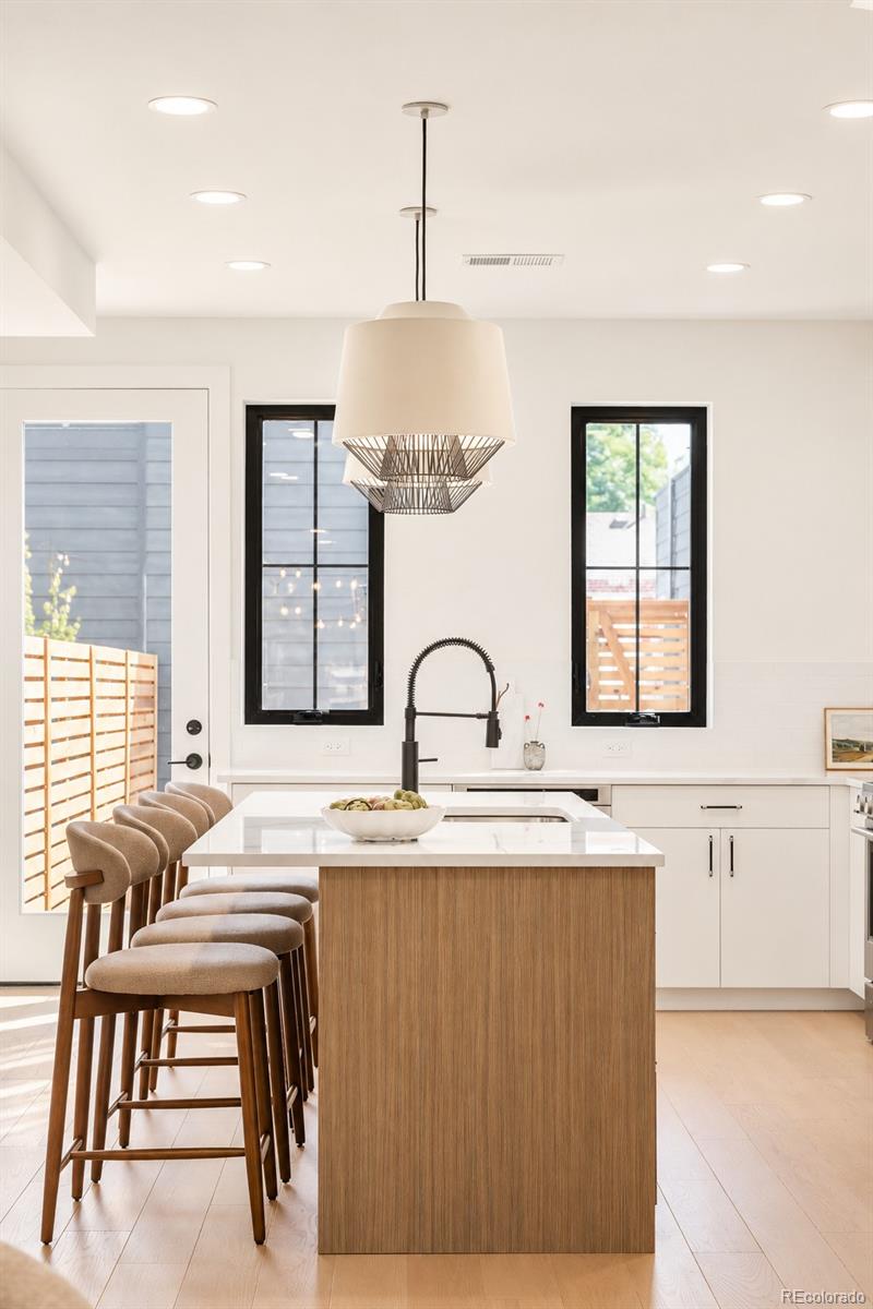 MLS Image #11 for 804  dahlia street,denver, Colorado