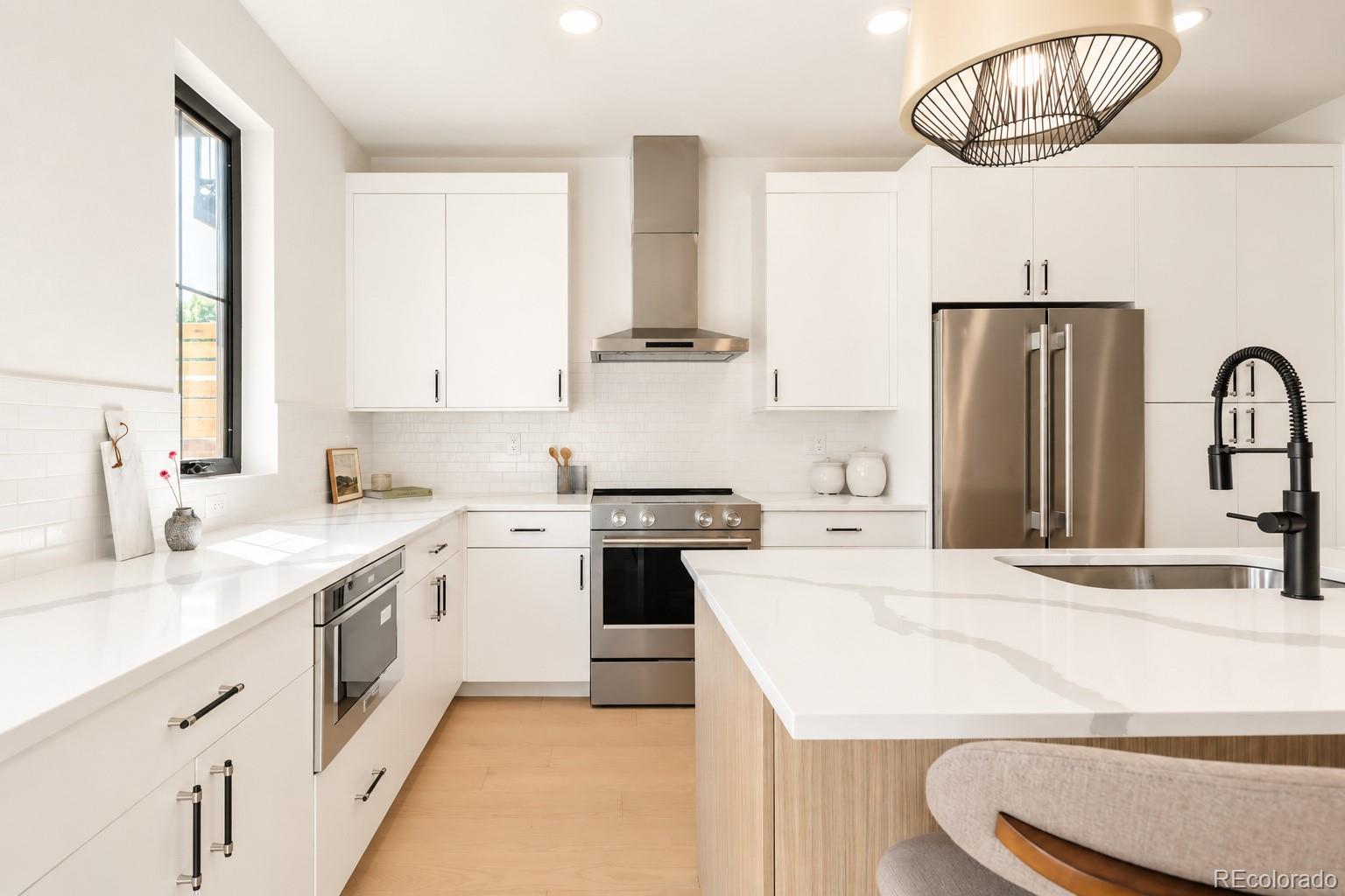 MLS Image #12 for 804  dahlia street,denver, Colorado