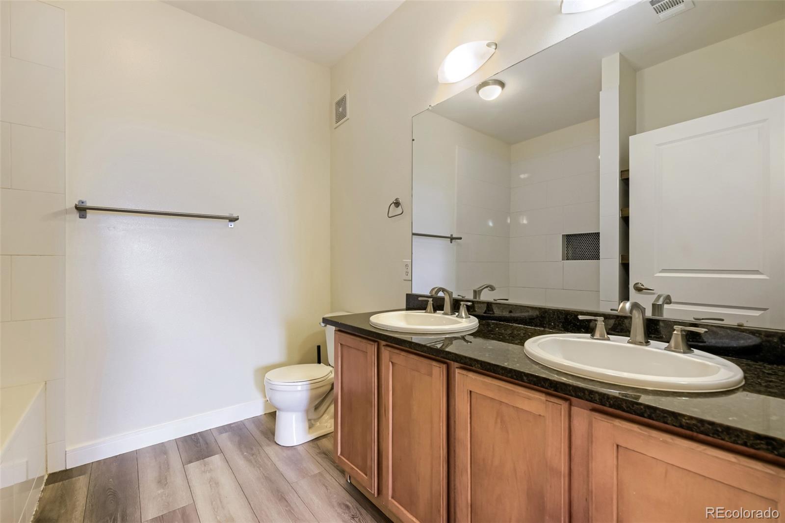 MLS Image #18 for 4100  albion street 311,denver, Colorado