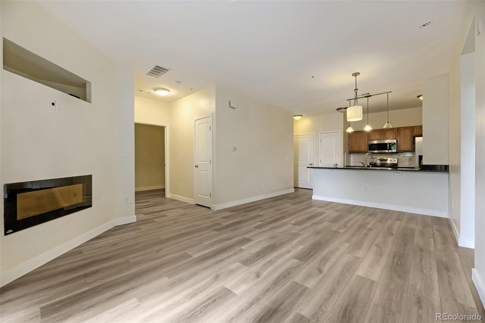 MLS Image #4 for 4100  albion street 311,denver, Colorado