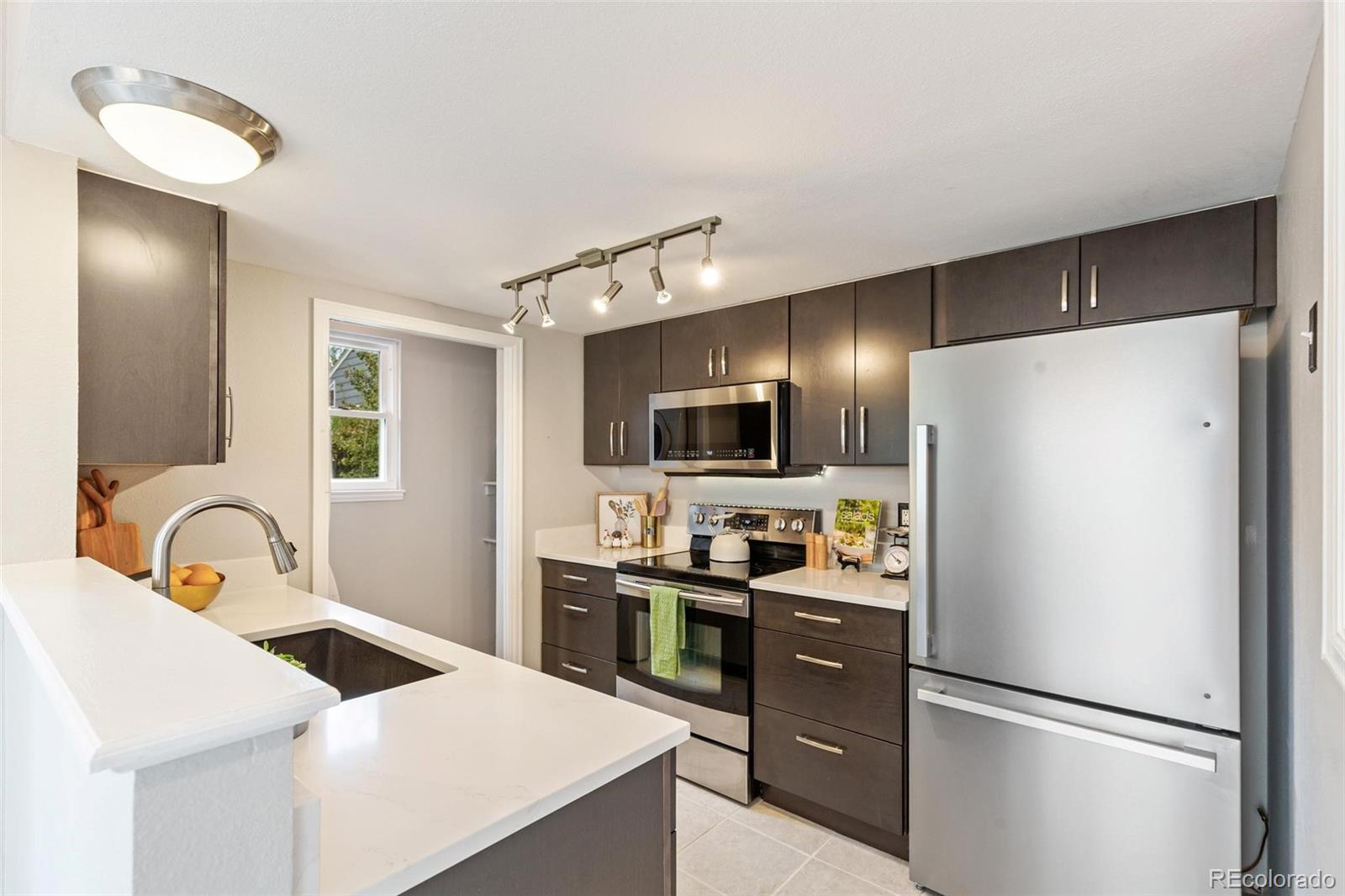 MLS Image #15 for 5623 s yank court,littleton, Colorado