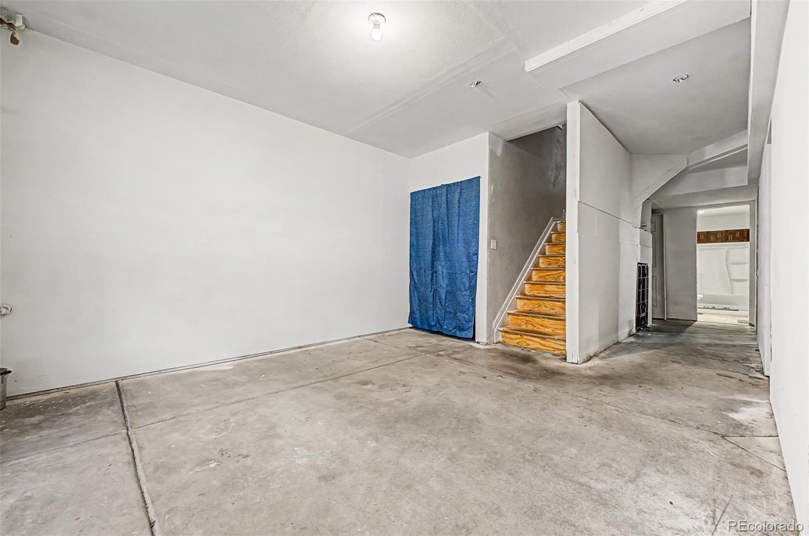 MLS Image #12 for 5543  hannibal court,denver, Colorado