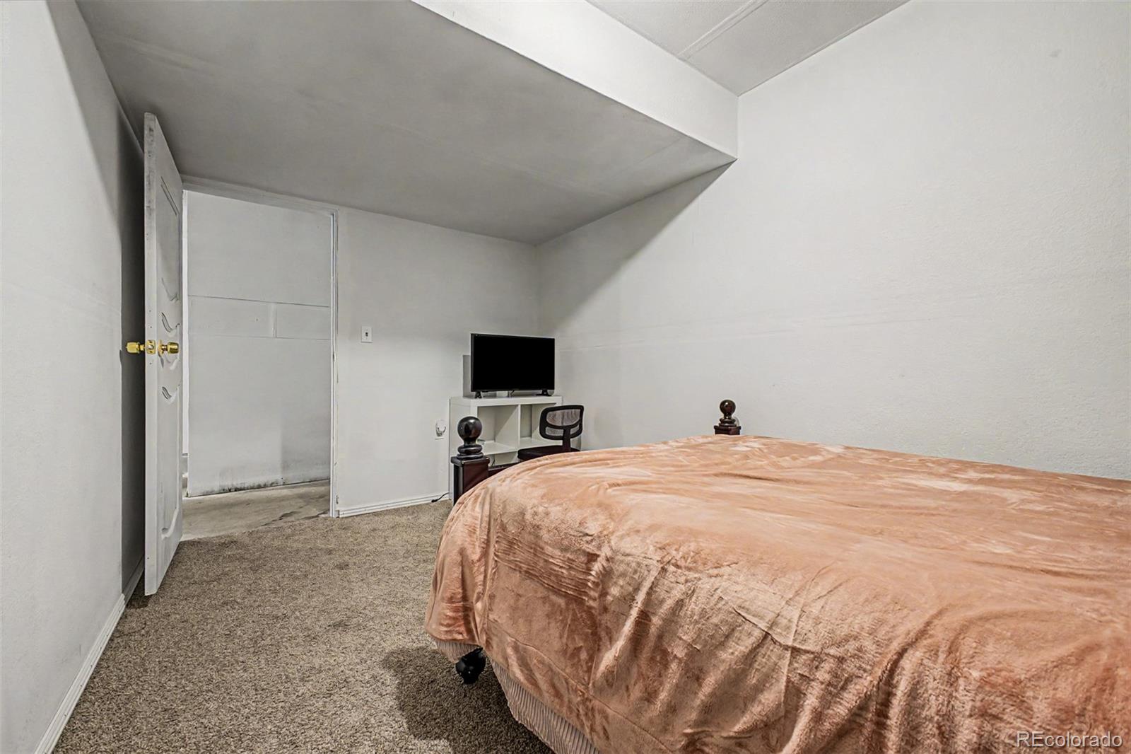 MLS Image #15 for 5543  hannibal court,denver, Colorado