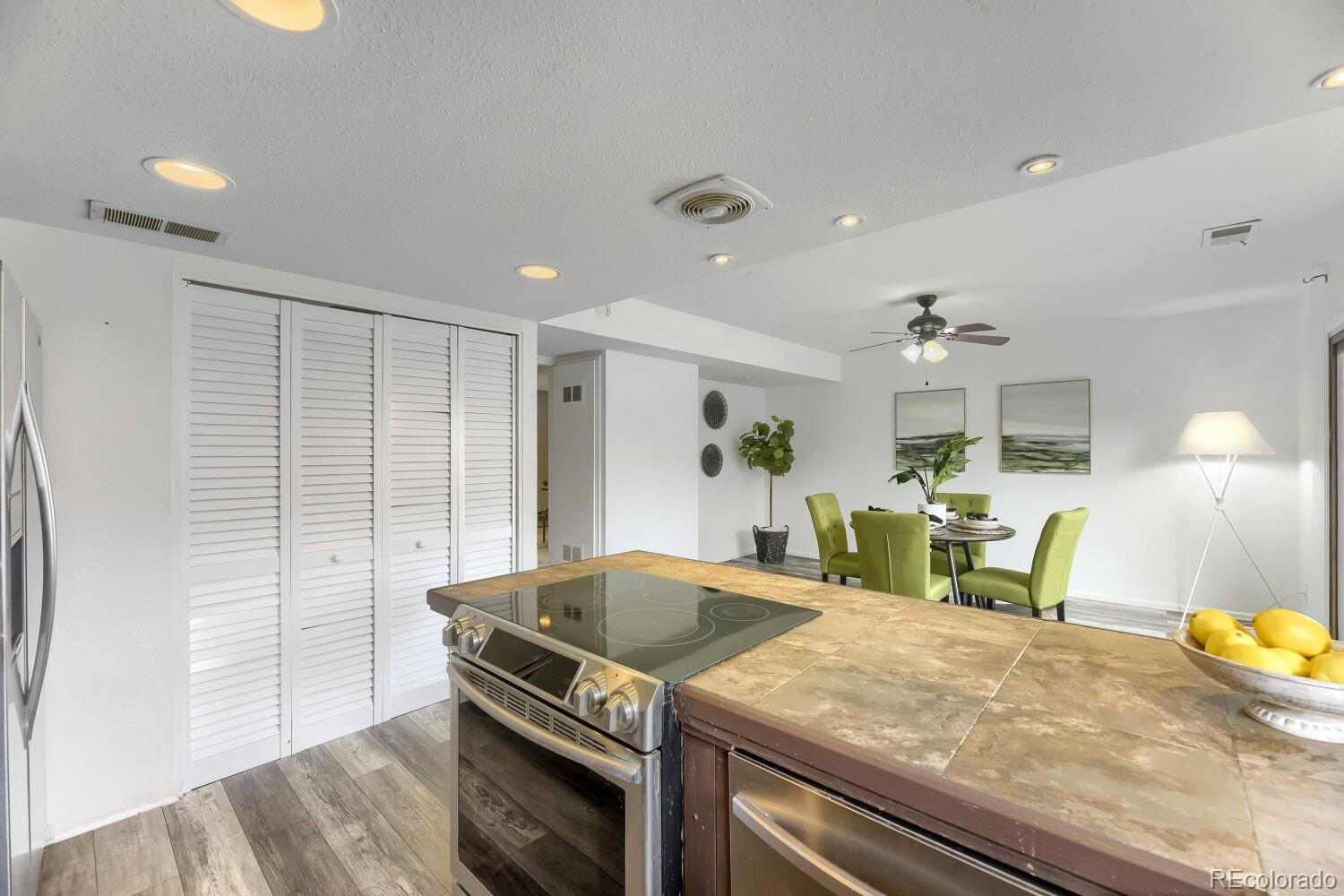 MLS Image #14 for 3816 s yosemite street,denver, Colorado