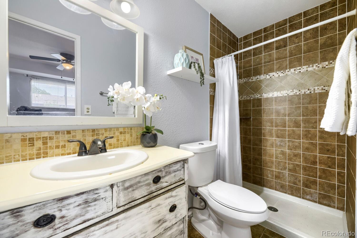 MLS Image #20 for 3816 s yosemite street,denver, Colorado