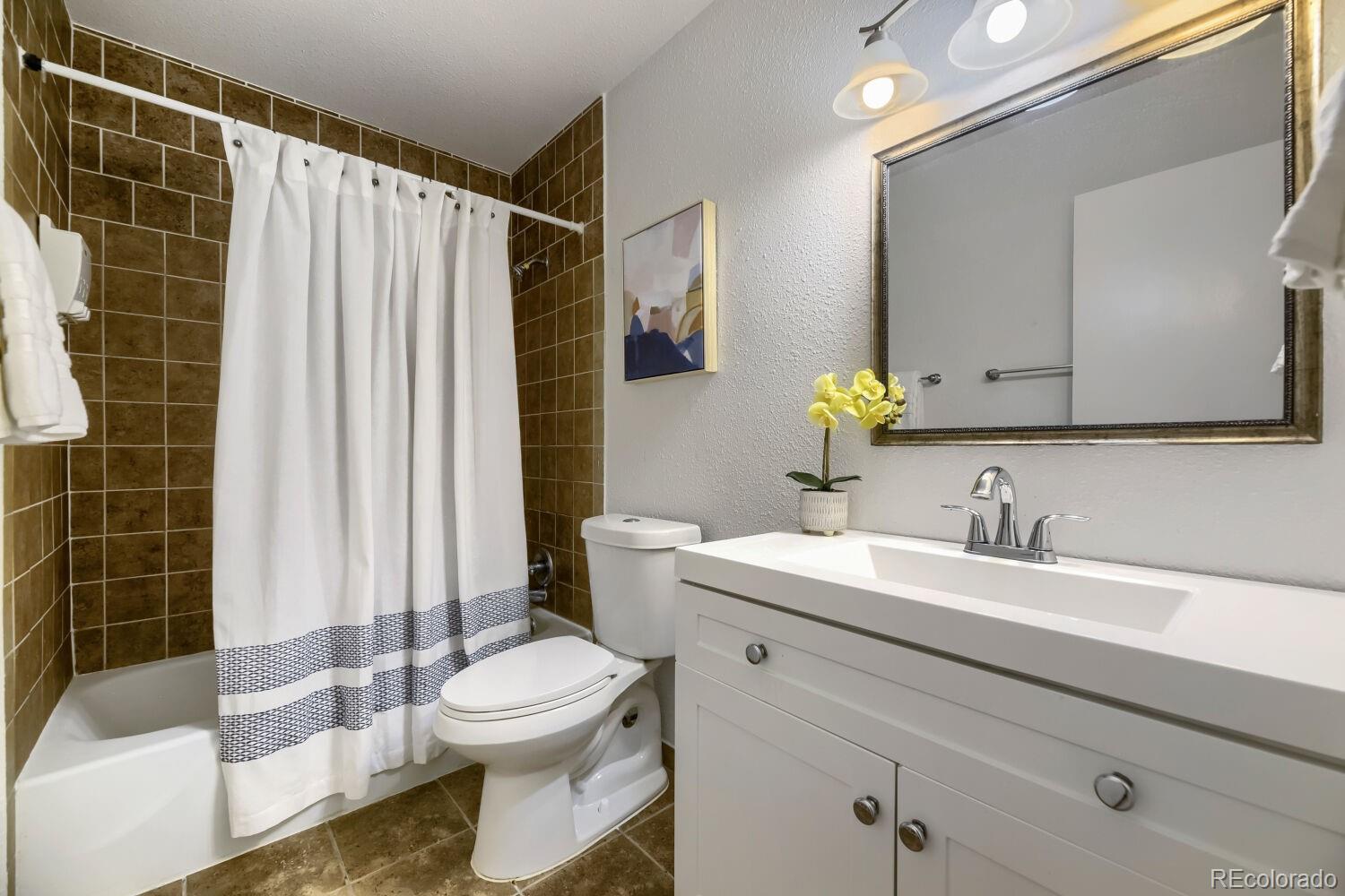 MLS Image #27 for 3816 s yosemite street,denver, Colorado