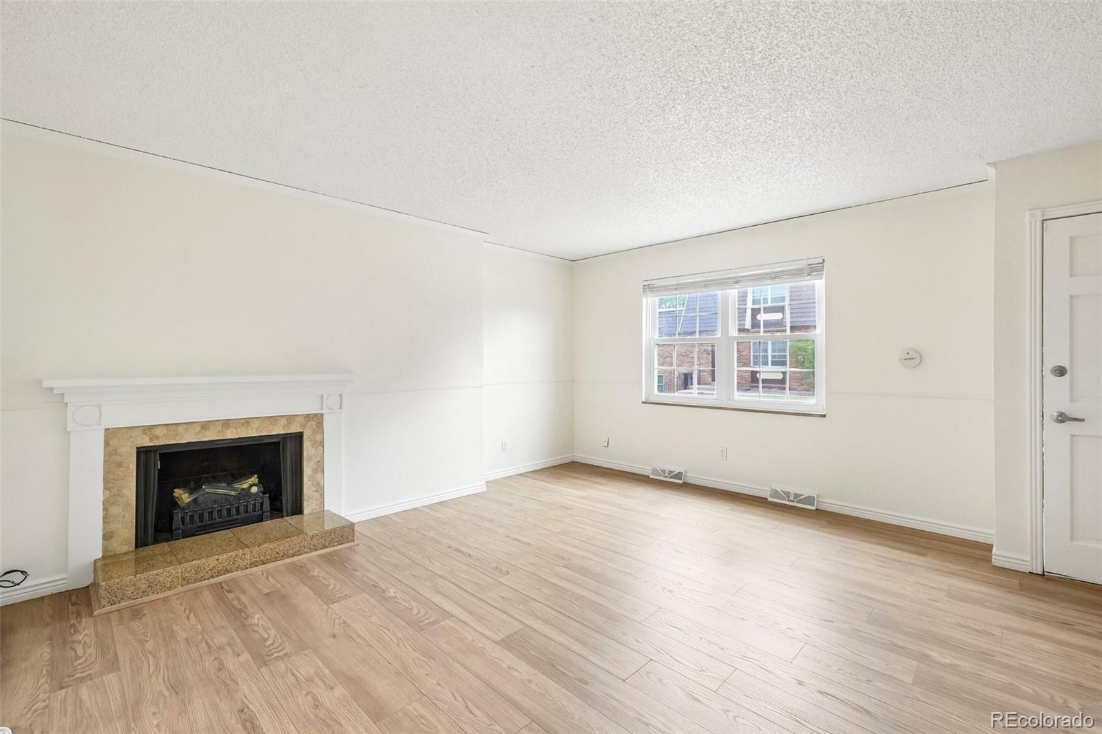 MLS Image #4 for 5835 s lowell boulevard,littleton, Colorado