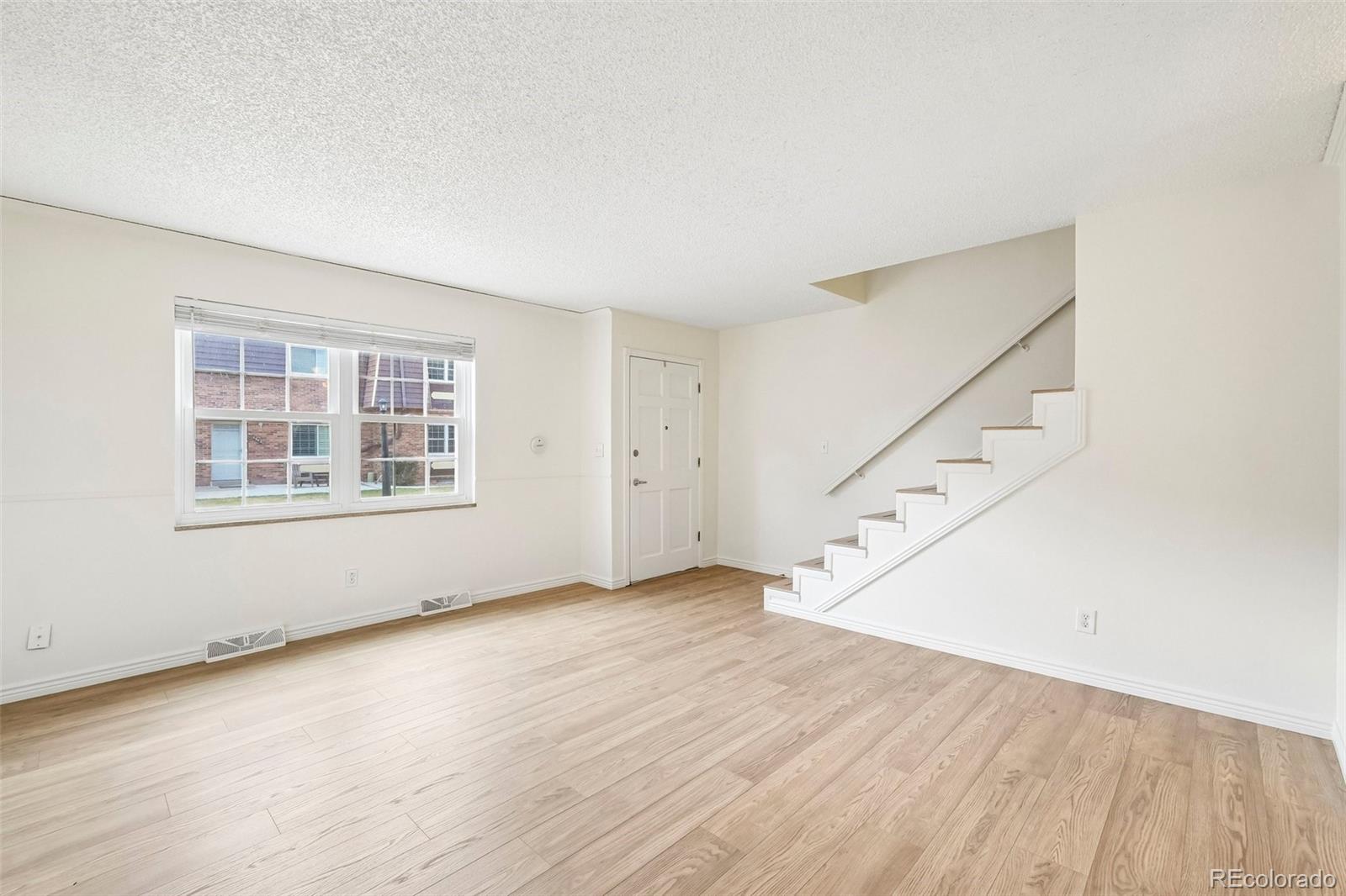 MLS Image #5 for 5835 s lowell boulevard,littleton, Colorado
