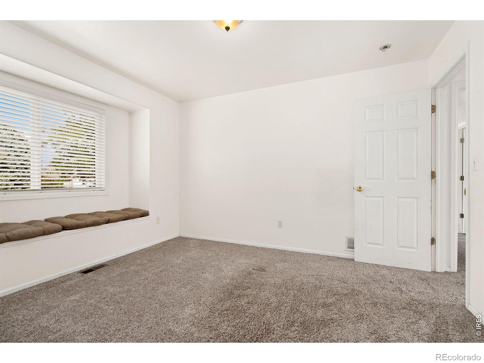 MLS Image #27 for 910 n 7th place,johnstown, Colorado