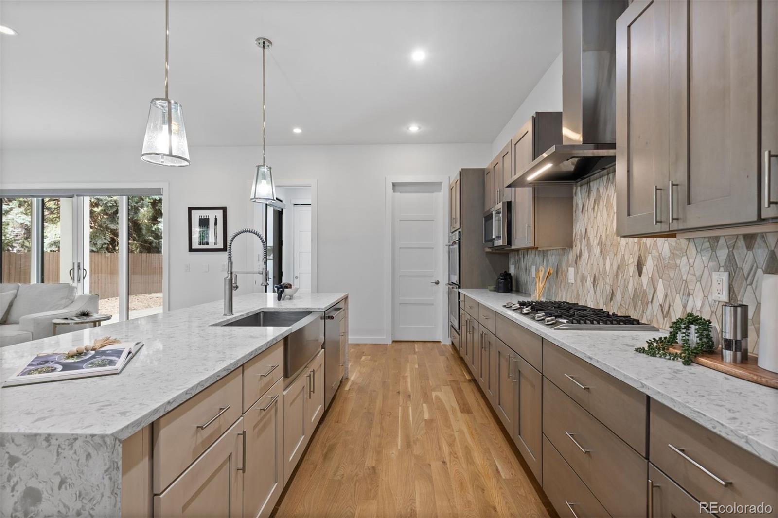 MLS Image #12 for 1560 s monroe street,denver, Colorado