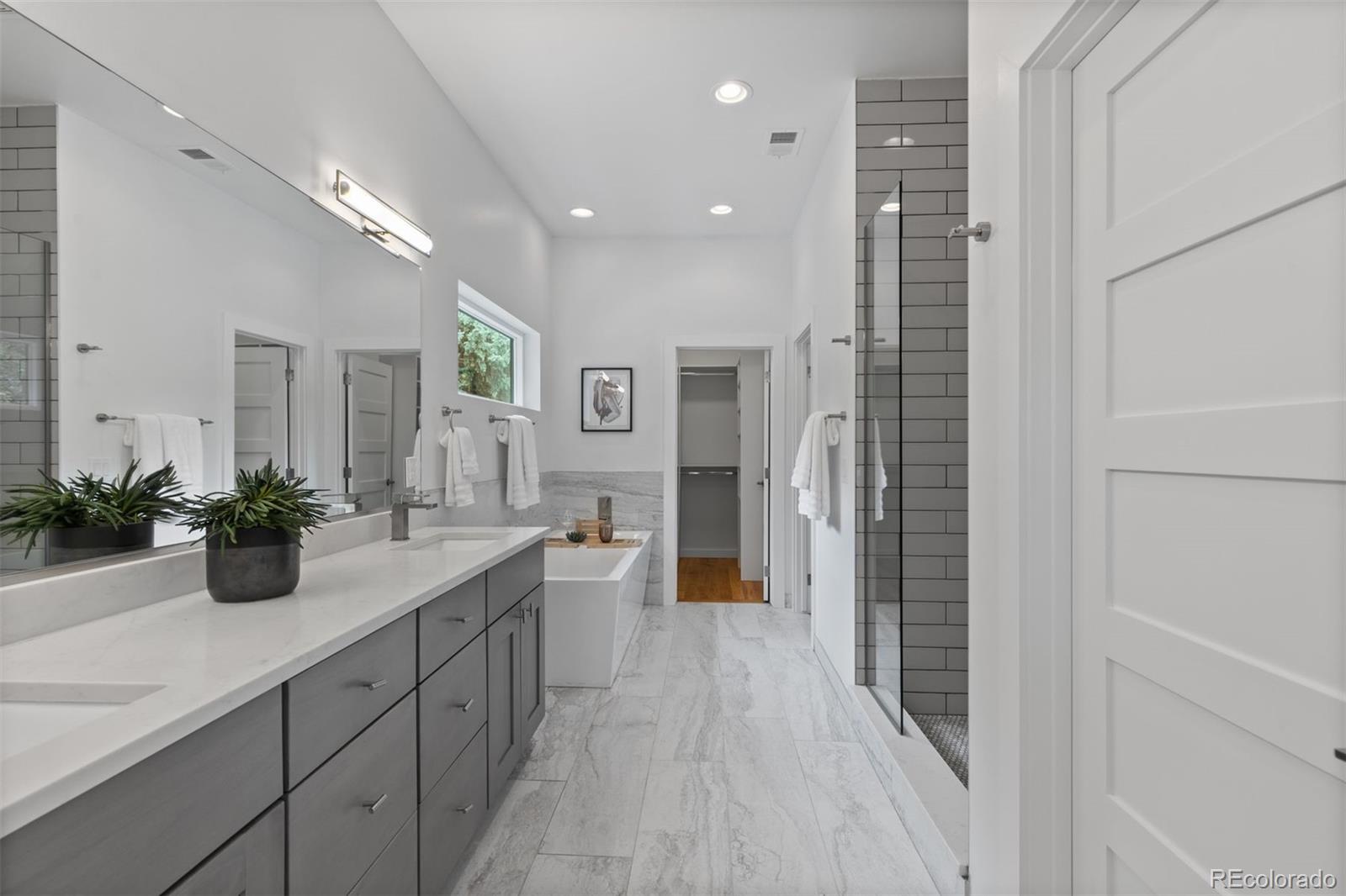 MLS Image #22 for 1560 s monroe street,denver, Colorado