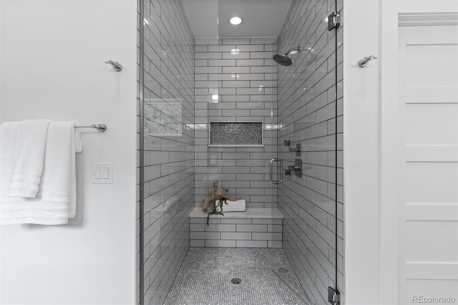 MLS Image #23 for 1560 s monroe street,denver, Colorado