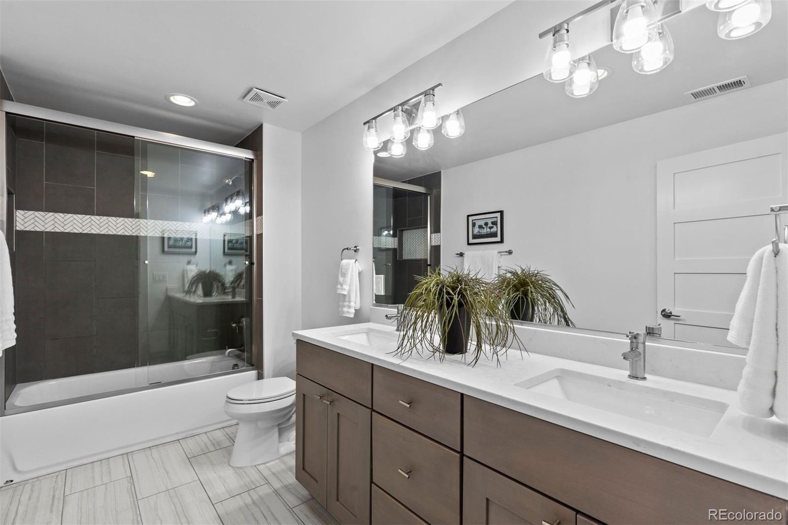 MLS Image #27 for 1560 s monroe street,denver, Colorado