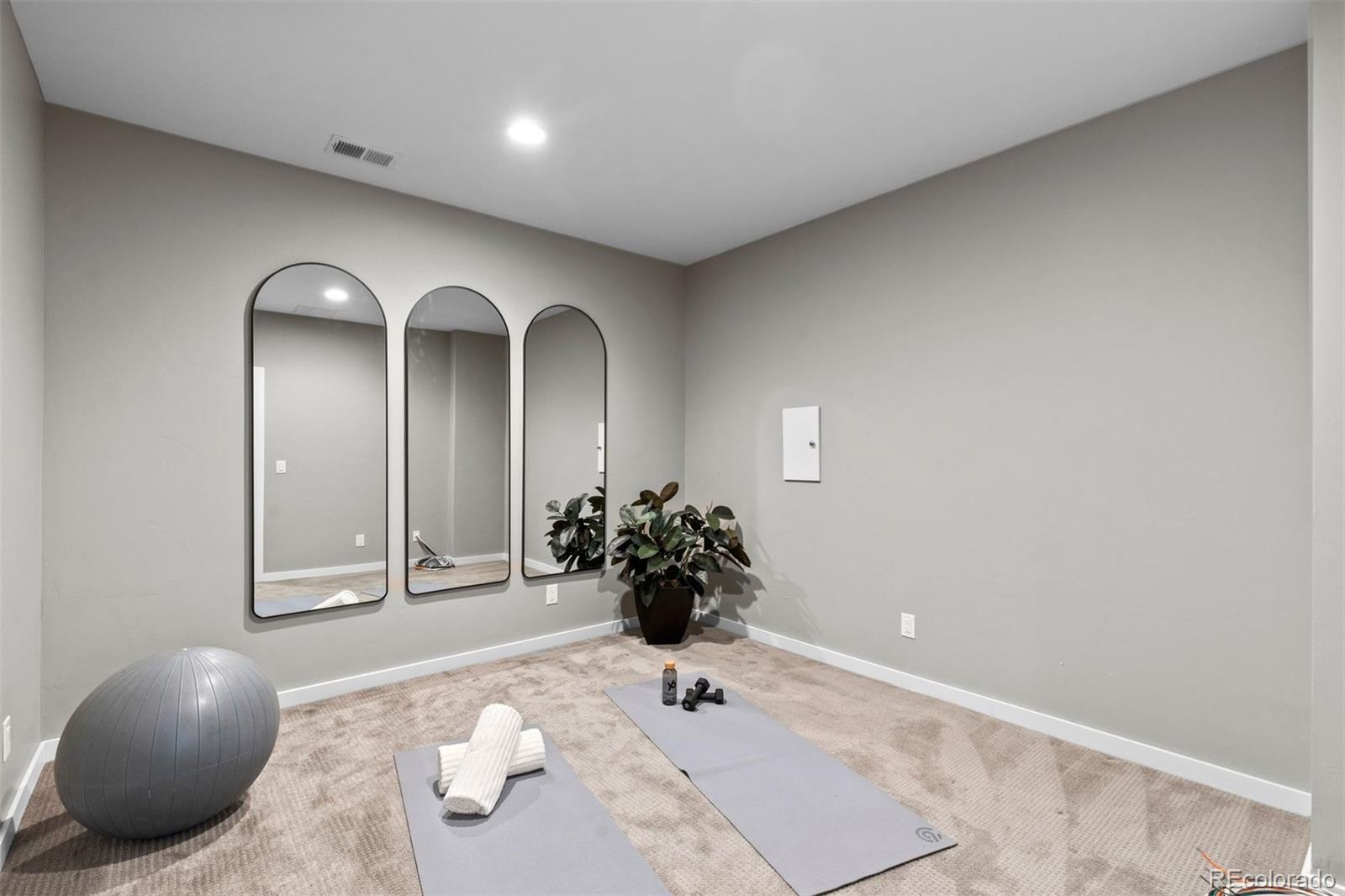 MLS Image #36 for 1560 s monroe street,denver, Colorado